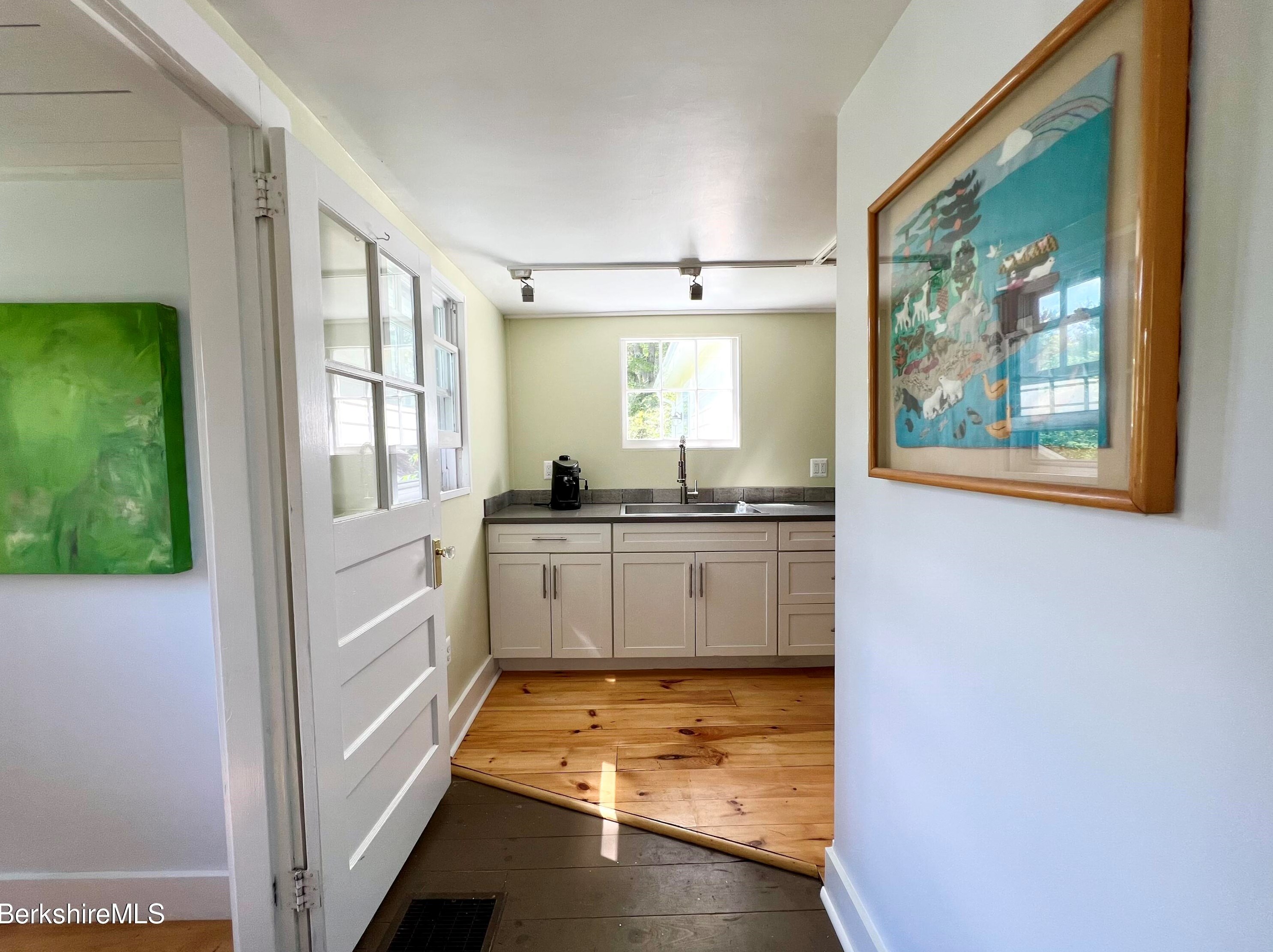 165 Monument Valley Rd, Alford MA 01230-1458 exterior