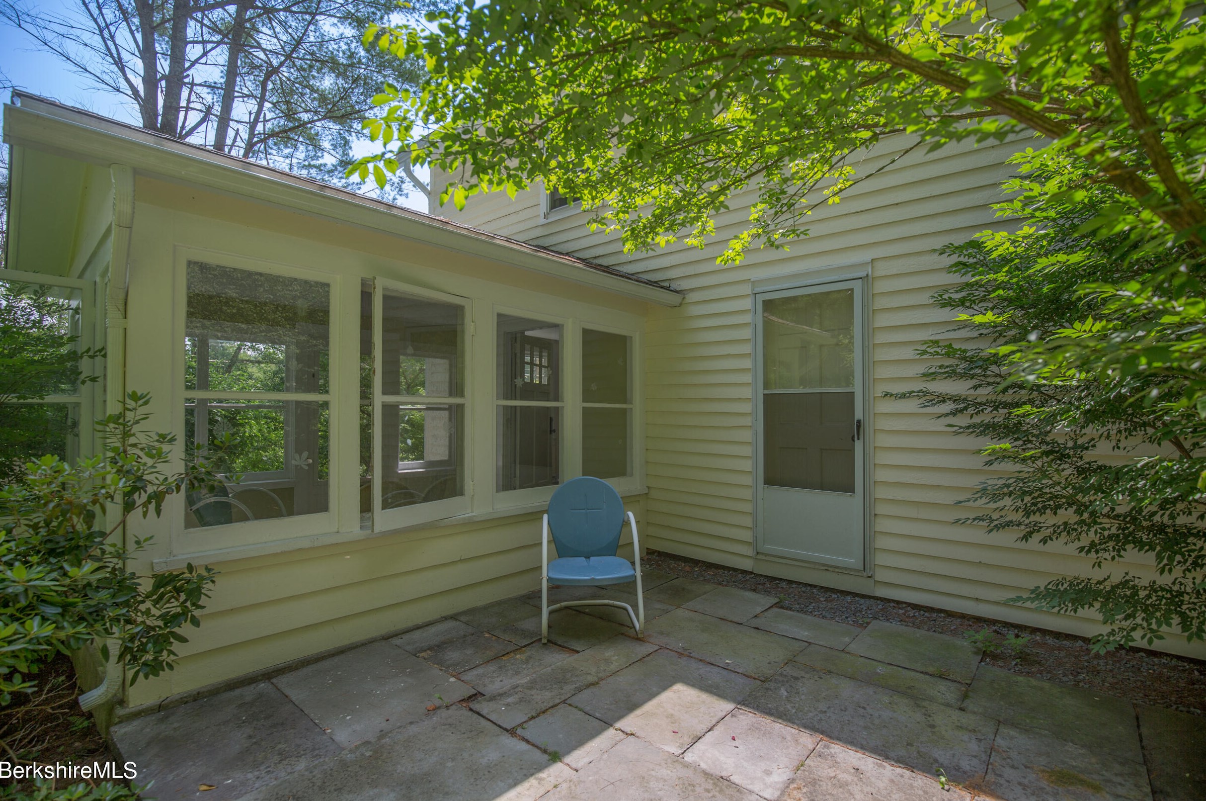 165 Monument Valley Rd, Alford MA 01230-1458 exterior