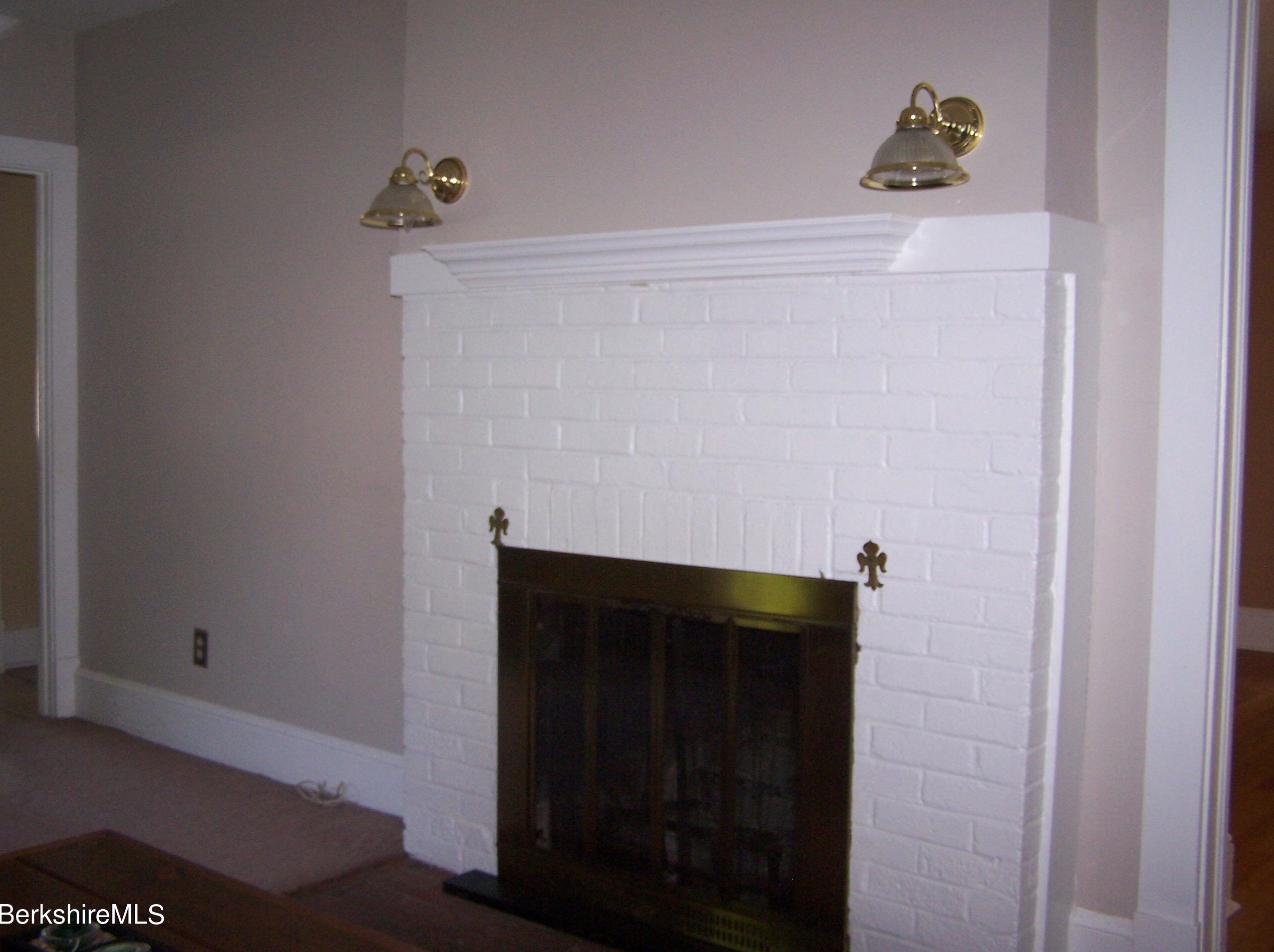 61 Elberon Ave, Pittsfield MA  01201-2840 exterior