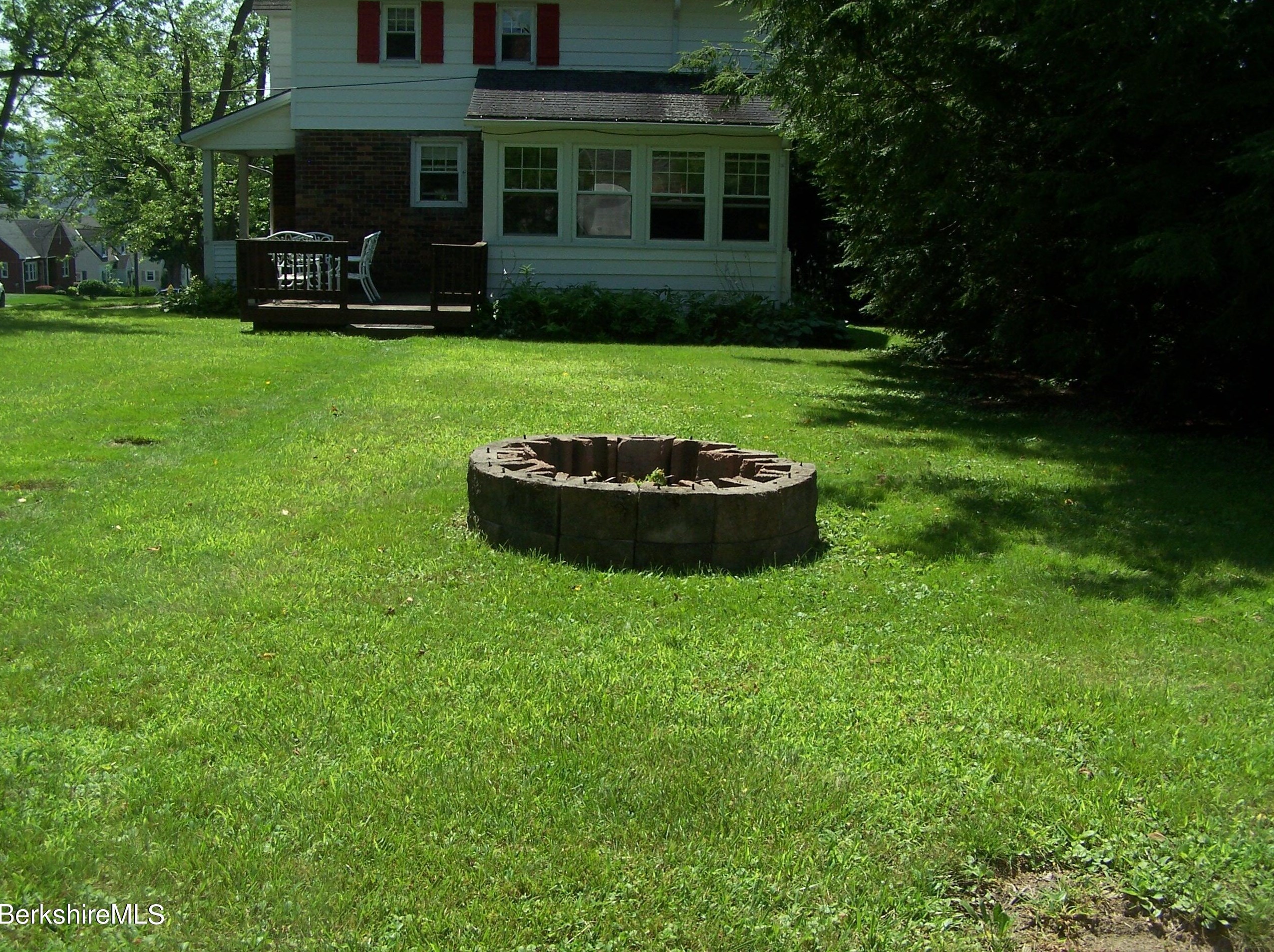 61 Elberon Ave, Pittsfield MA  01201-2840 exterior