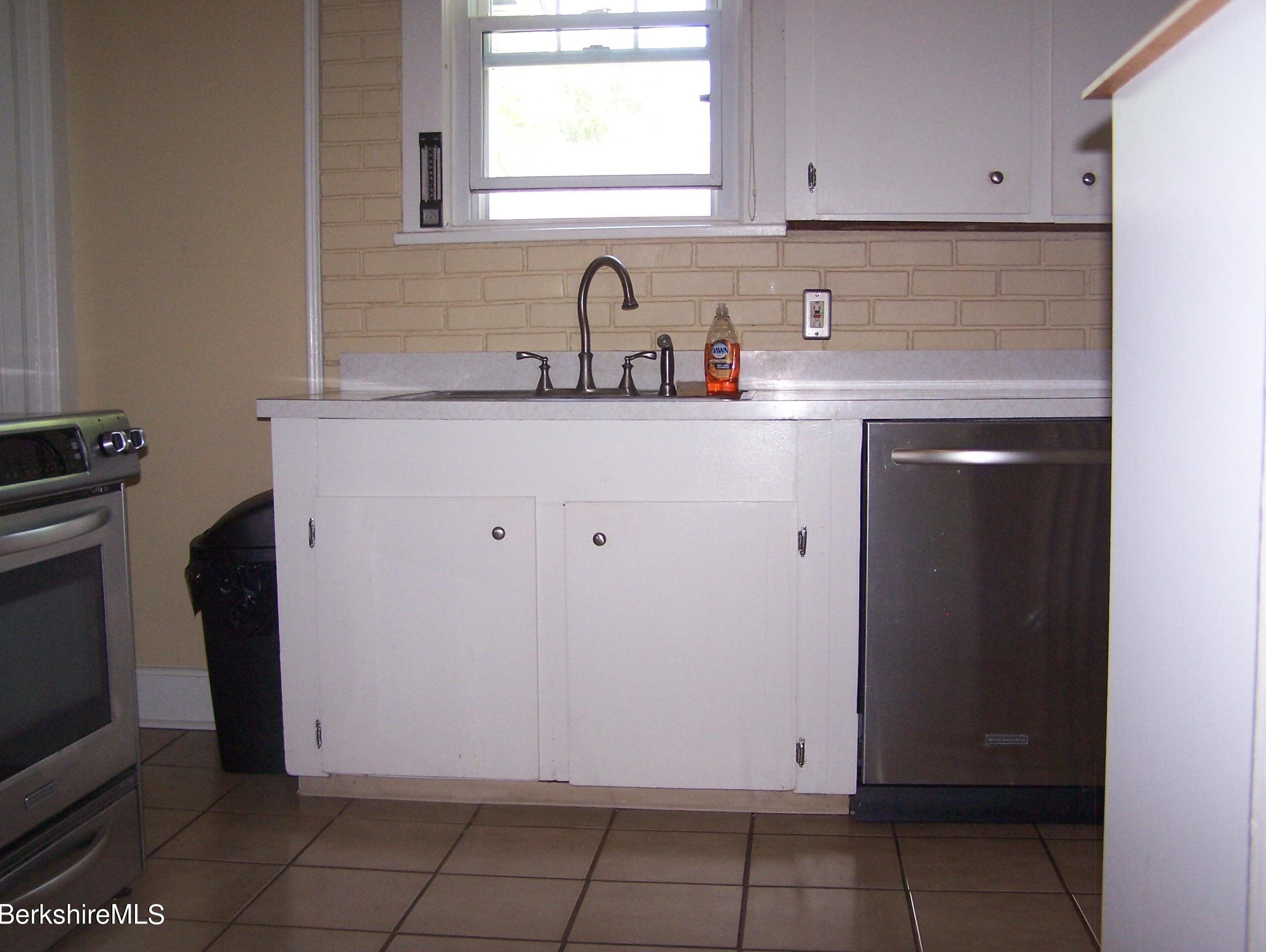 61 Elberon Ave, Pittsfield MA  01201-2840 exterior