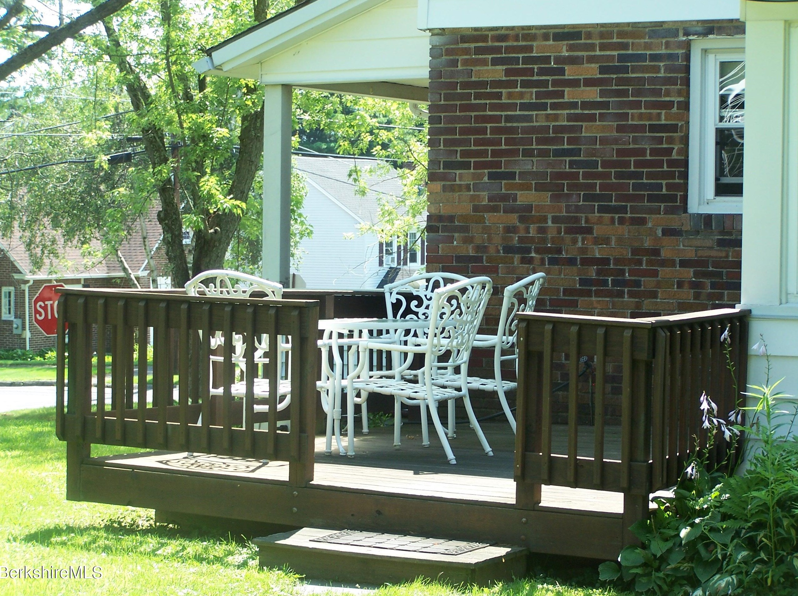 61 Elberon Ave, Pittsfield MA  01201-2840 exterior