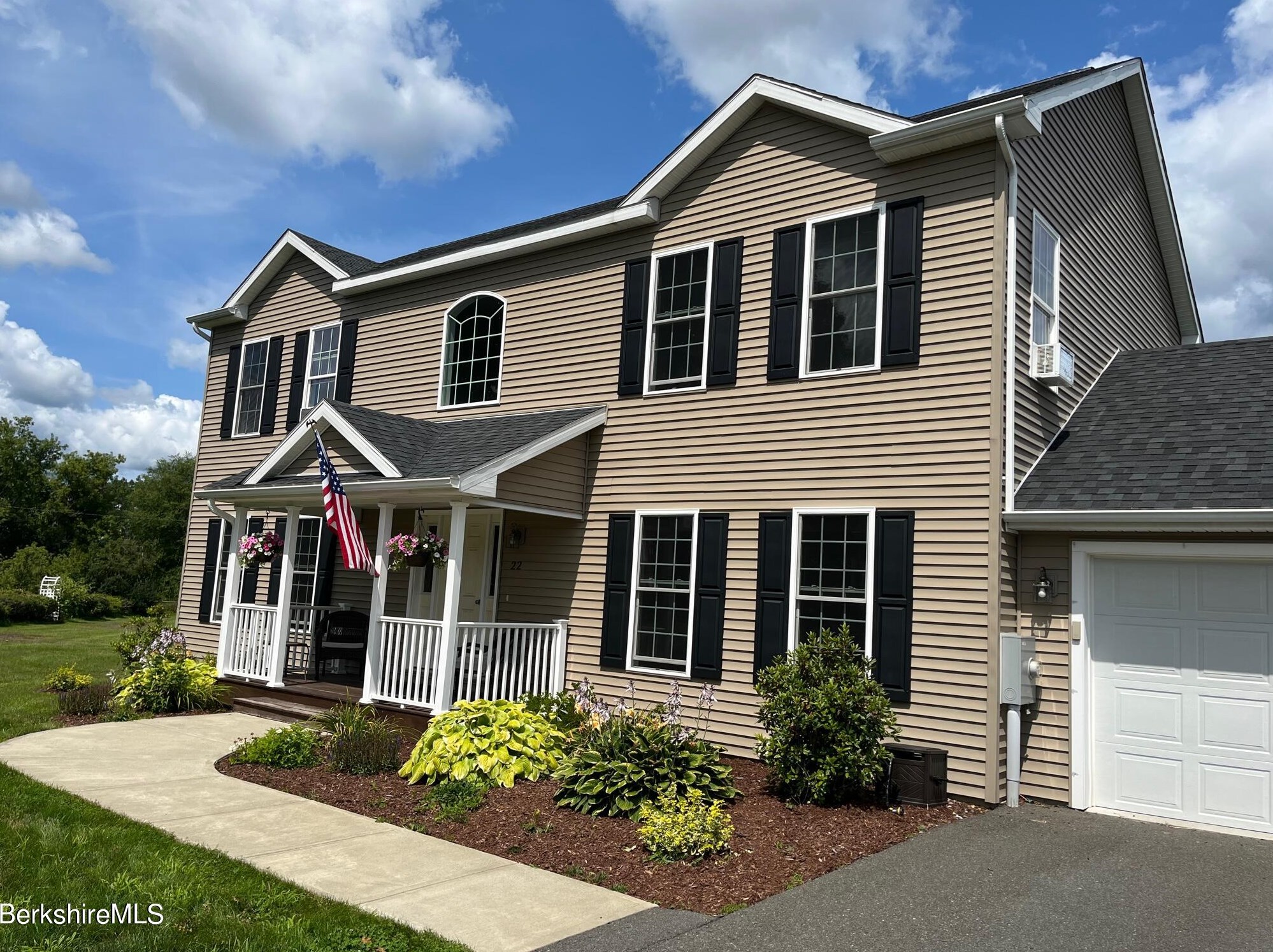 22 Kathy Way, Pittsfield, MA 01201 exterior