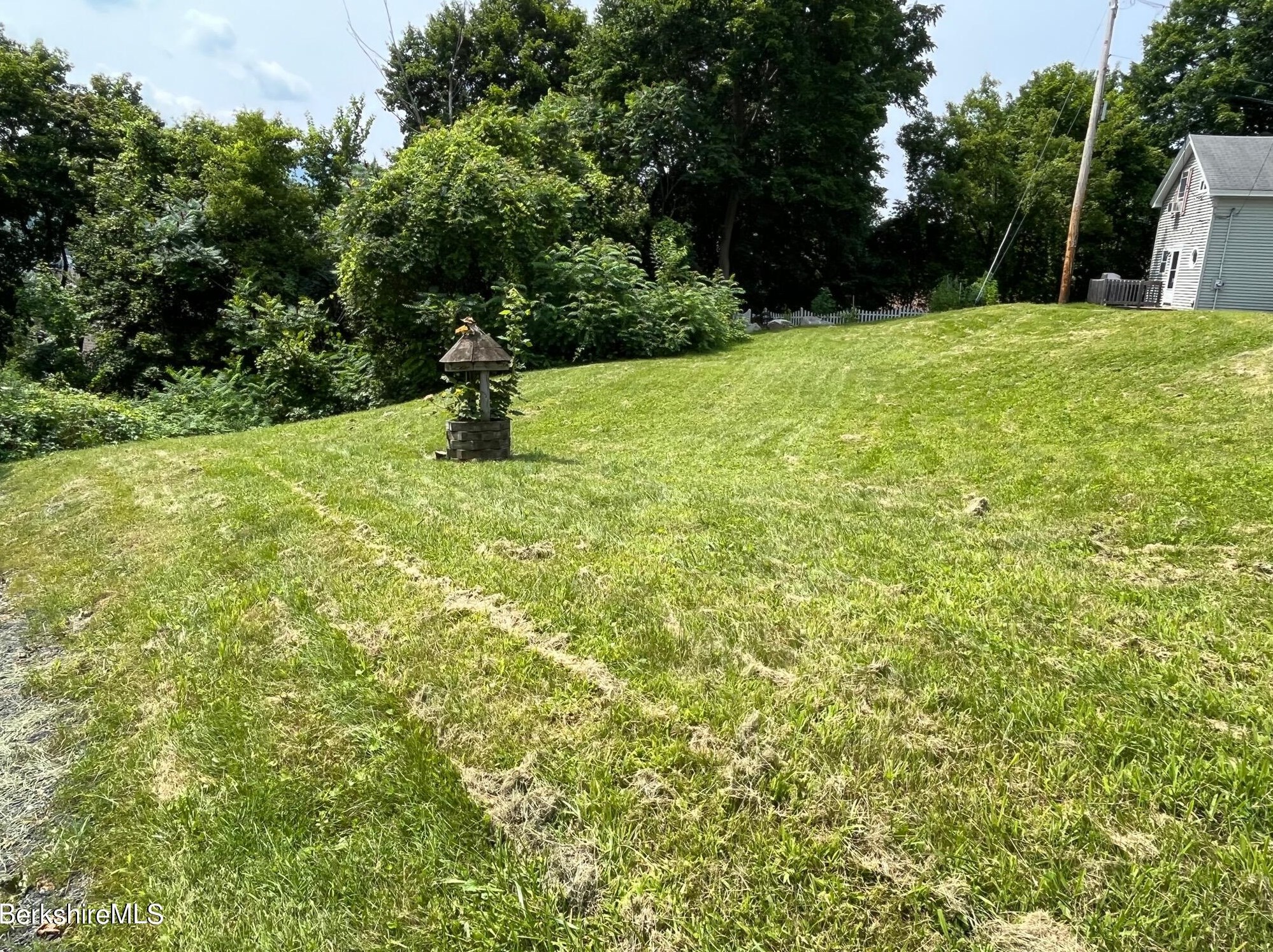 21 Ray St, Clarksburg MA 01247 exterior