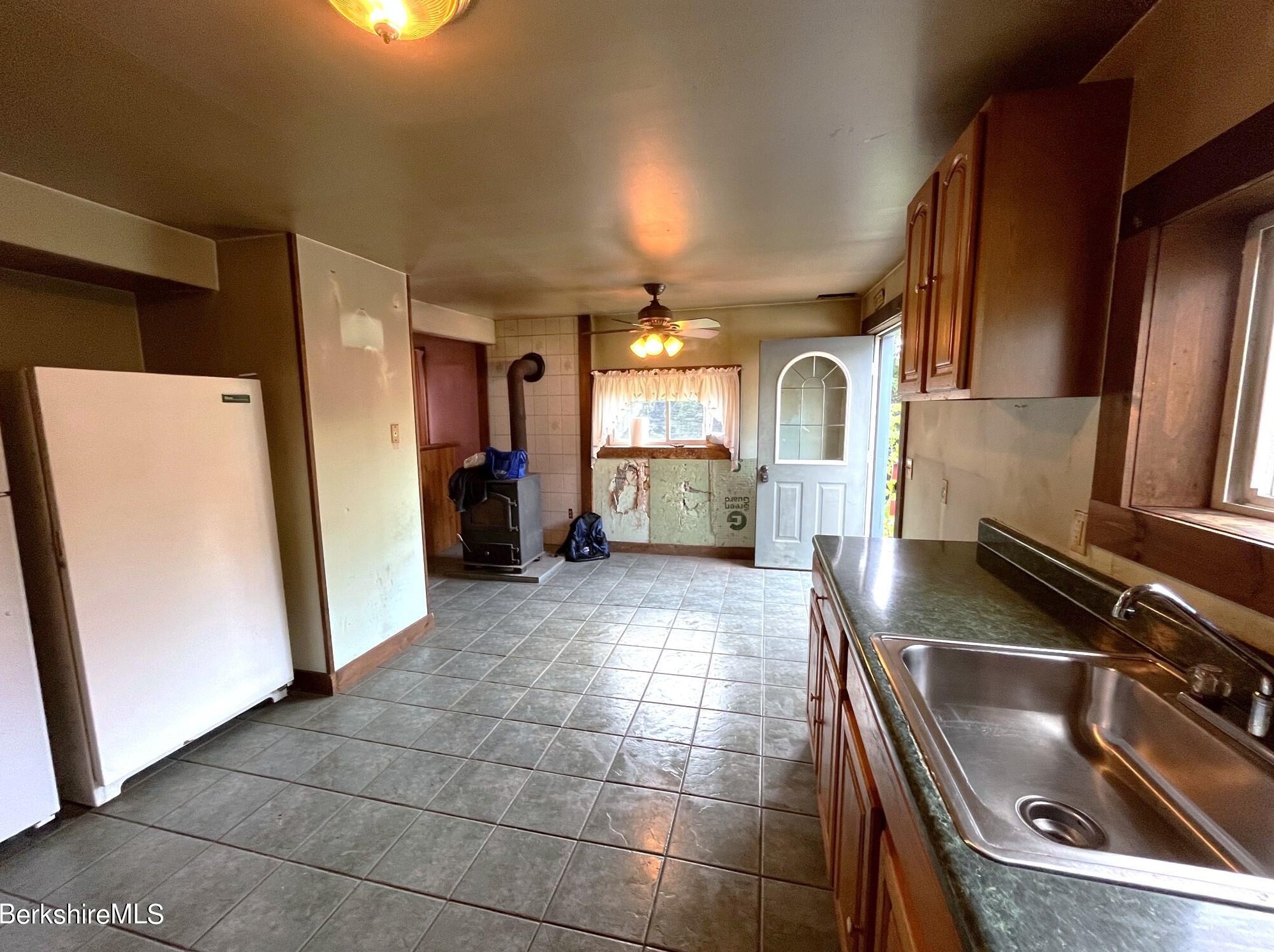 21 Ray St, Clarksburg MA 01247 exterior