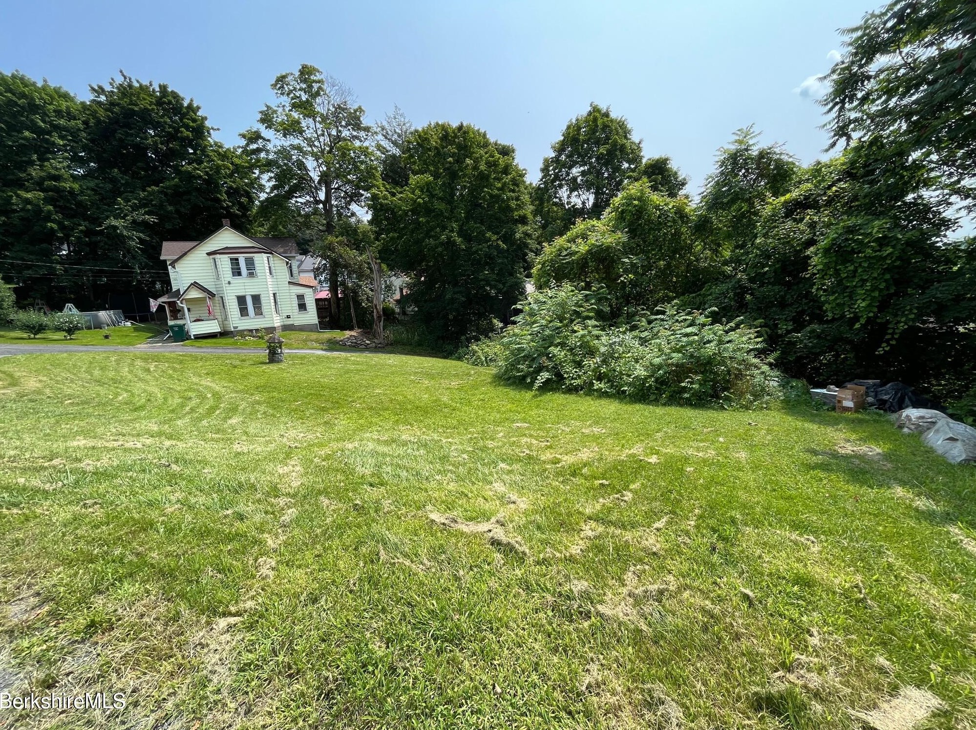 21 Ray St, Clarksburg MA 01247 exterior