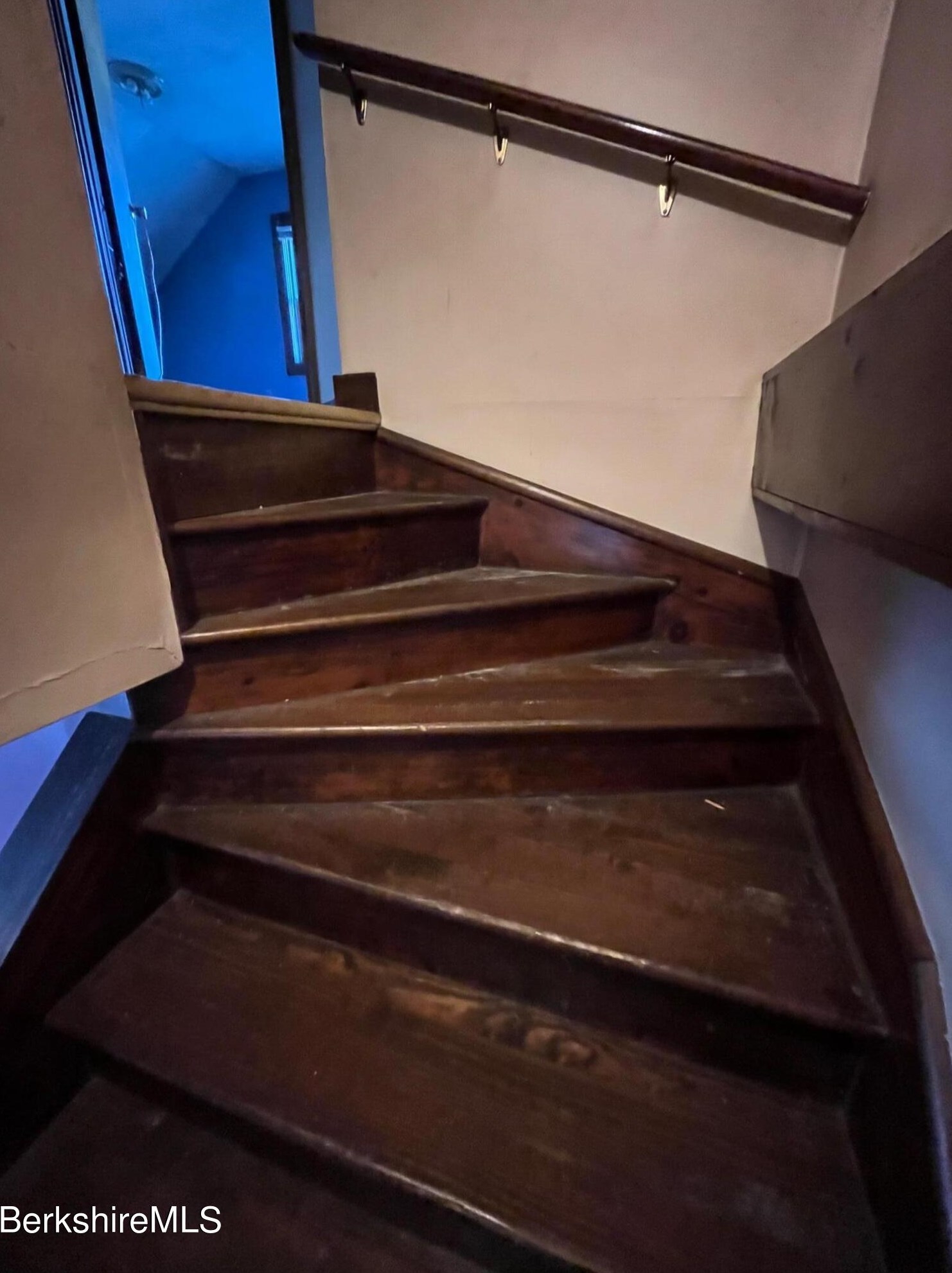 21 Ray St, Clarksburg MA 01247 exterior