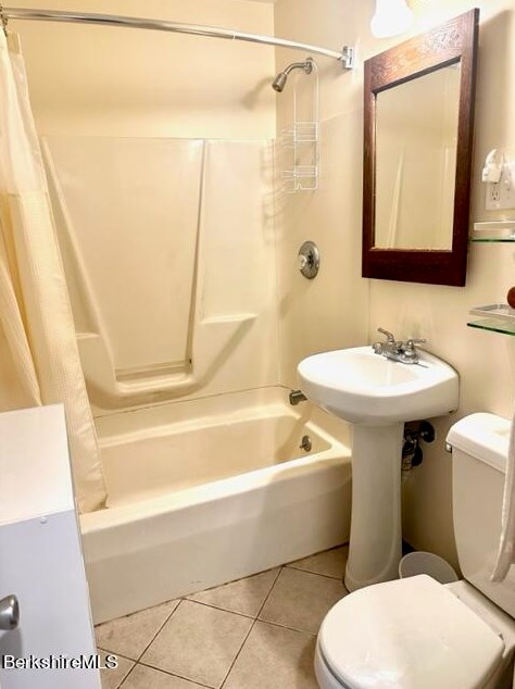 28 Holbrook St, Clarksburg MA 01247-4210 exterior