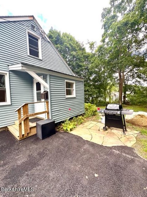 28 Holbrook St, Clarksburg MA 01247-4210 exterior