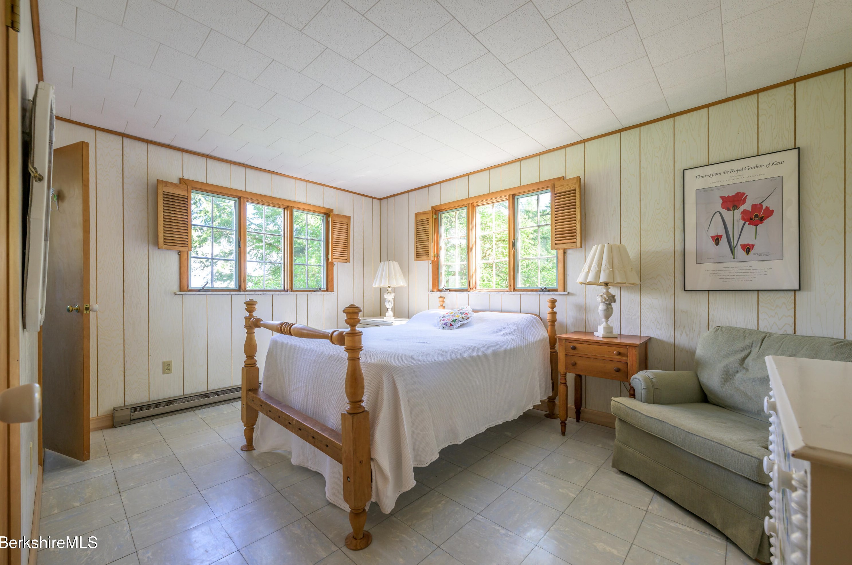 33 Birch Hl Rd, Alford MA 01266-9301 exterior