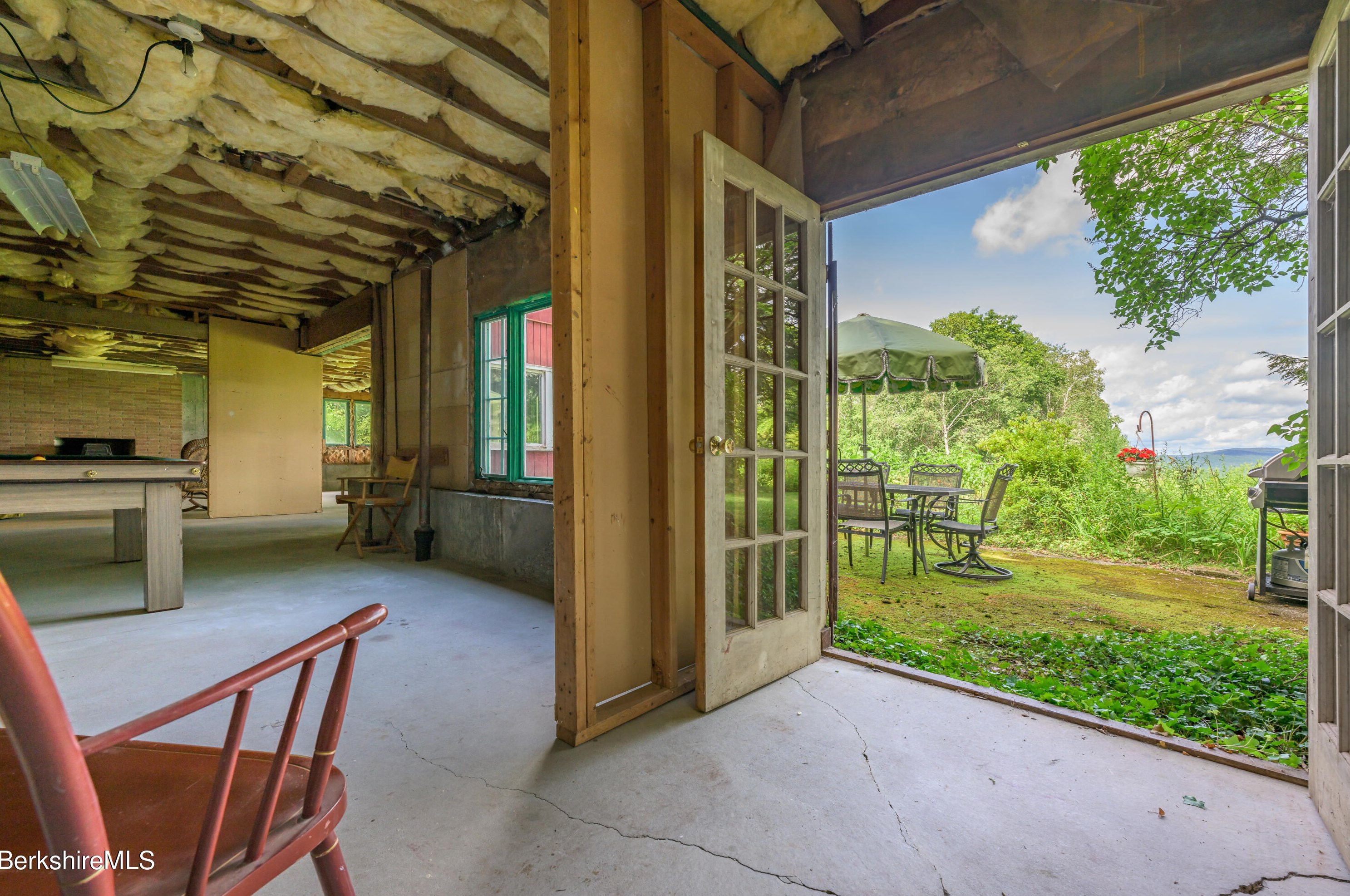 33 Birch Hl Rd, Alford MA 01266-9301 exterior