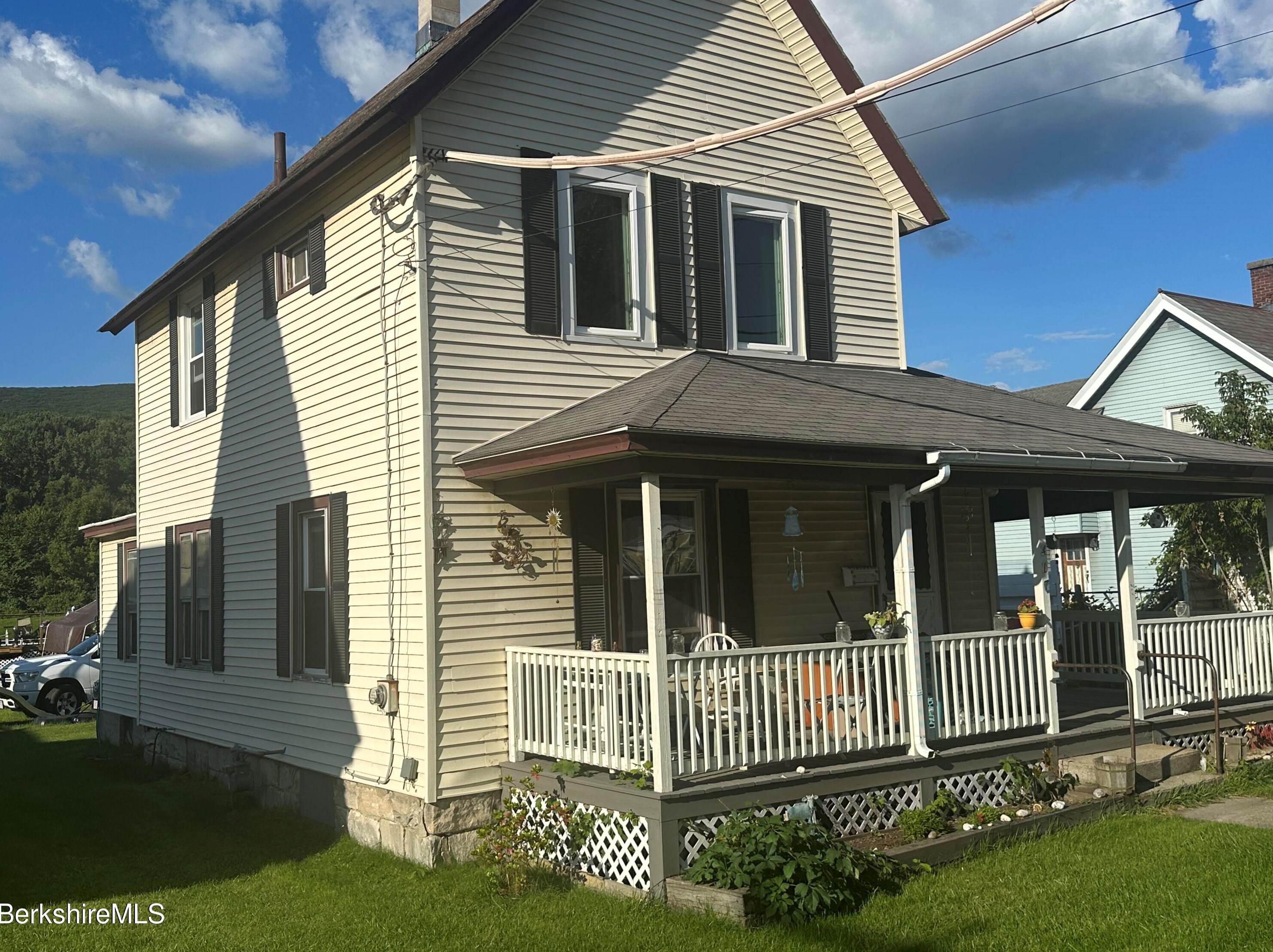 417 State Rd, Clarksburg, MA 01247