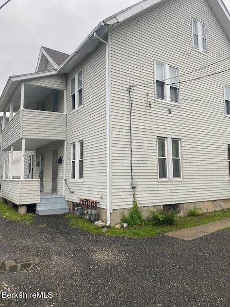 18 Crosby Pl, Pittsfield, MA 01201-5222