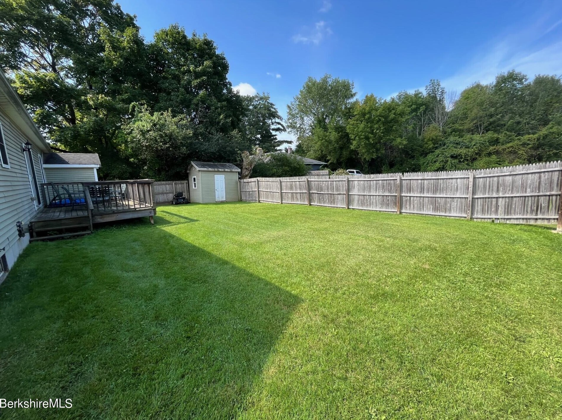 75 Clarendon St, Pittsfield MA 01201-2512 exterior