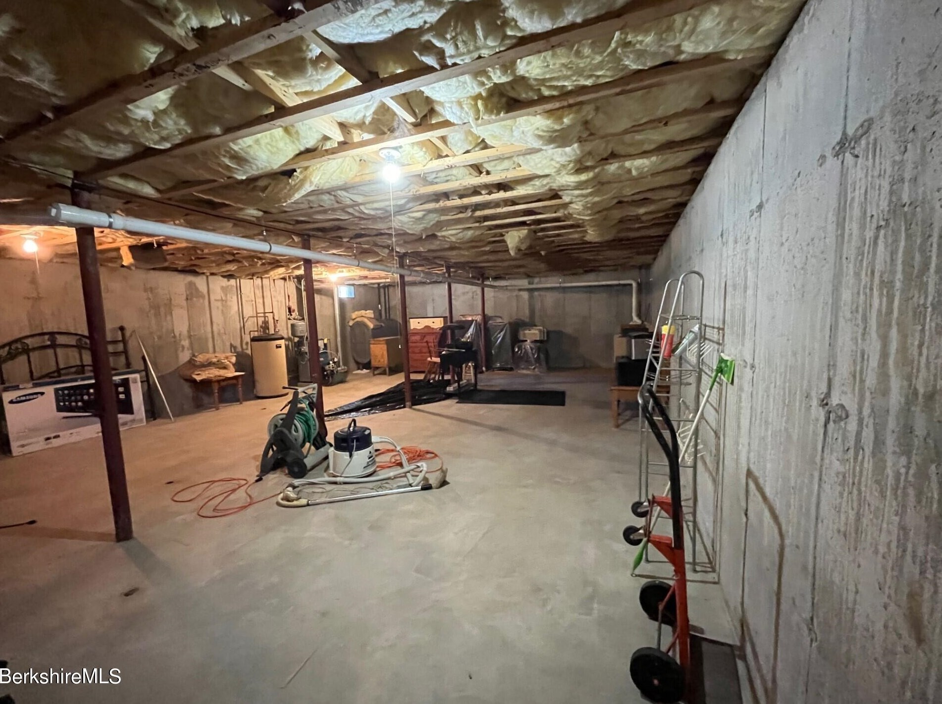 75 Clarendon St, Pittsfield MA 01201-2512 exterior