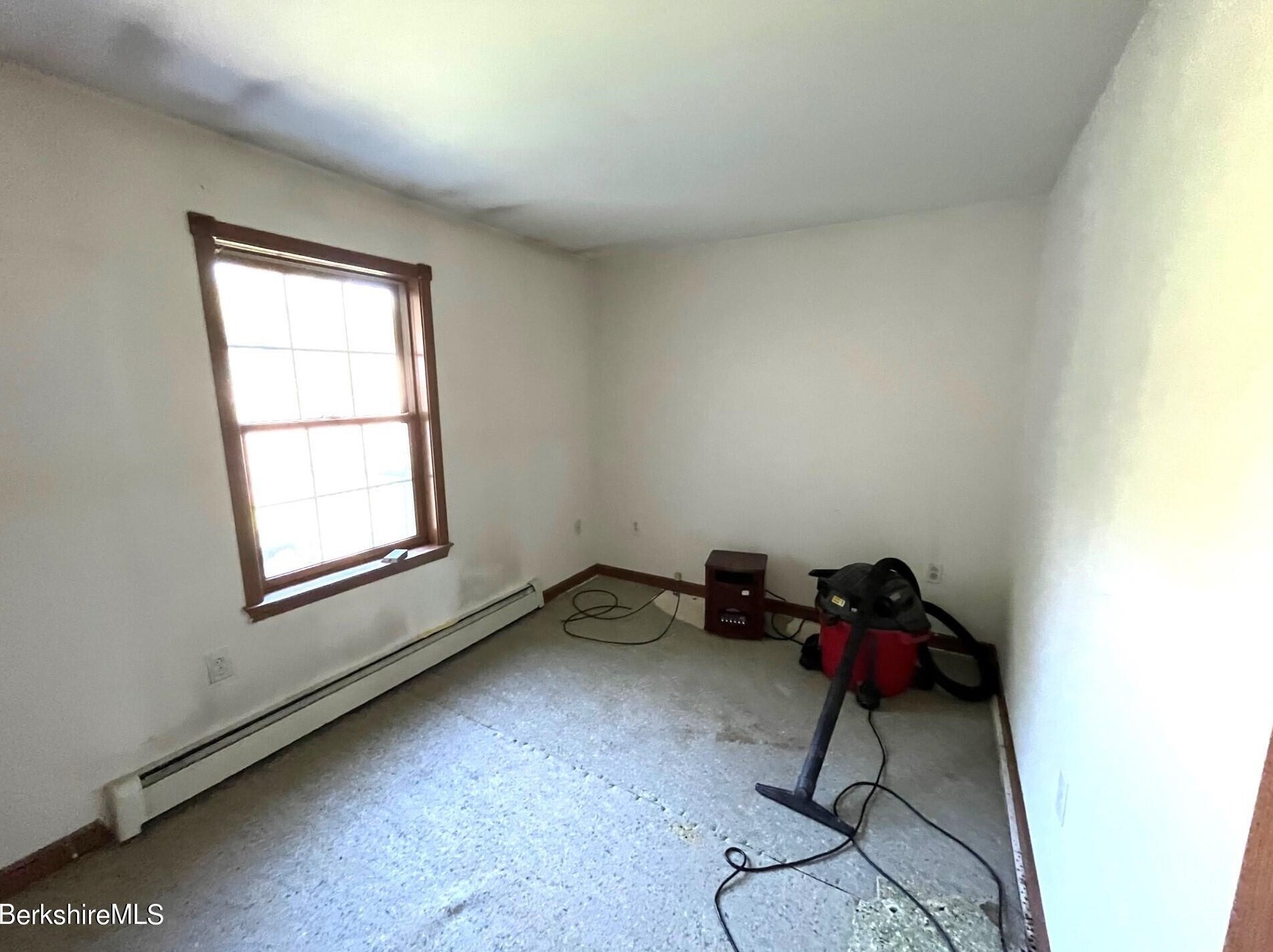 75 Clarendon St, Pittsfield MA 01201-2512 exterior