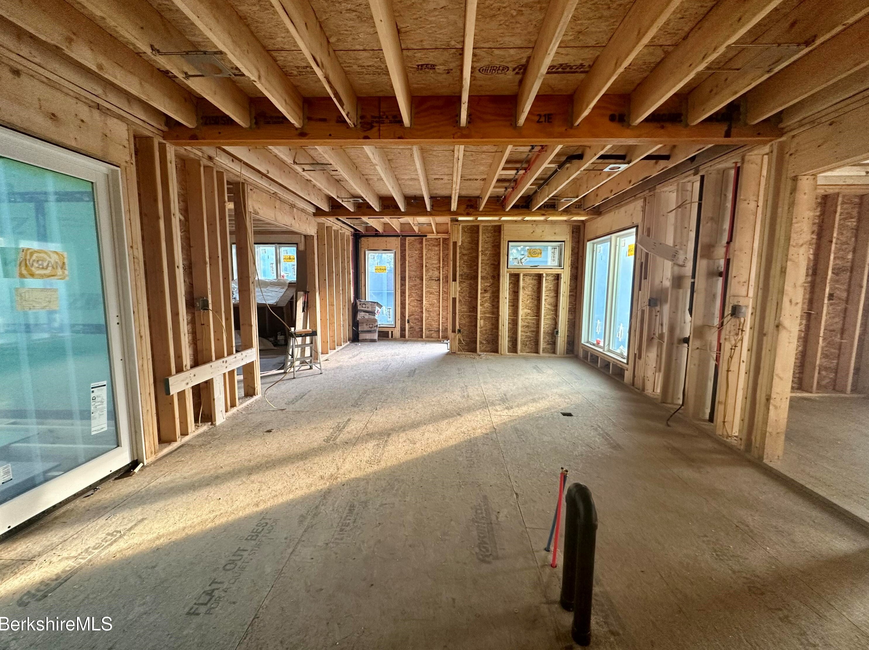 55 Revilla Ter, Pittsfield MA 01201-6426 exterior