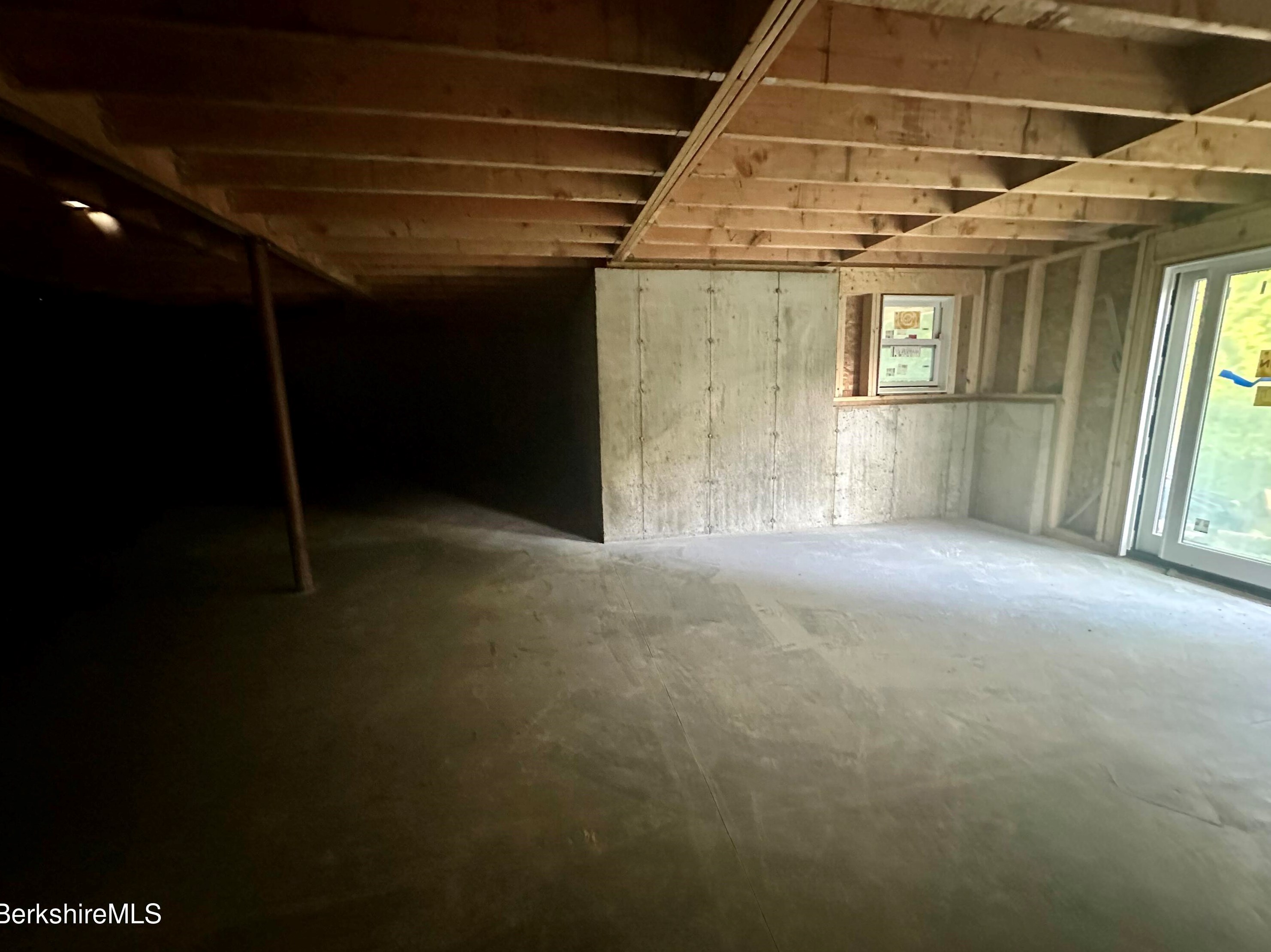 55 Revilla Ter, Pittsfield MA 01201-6426 exterior