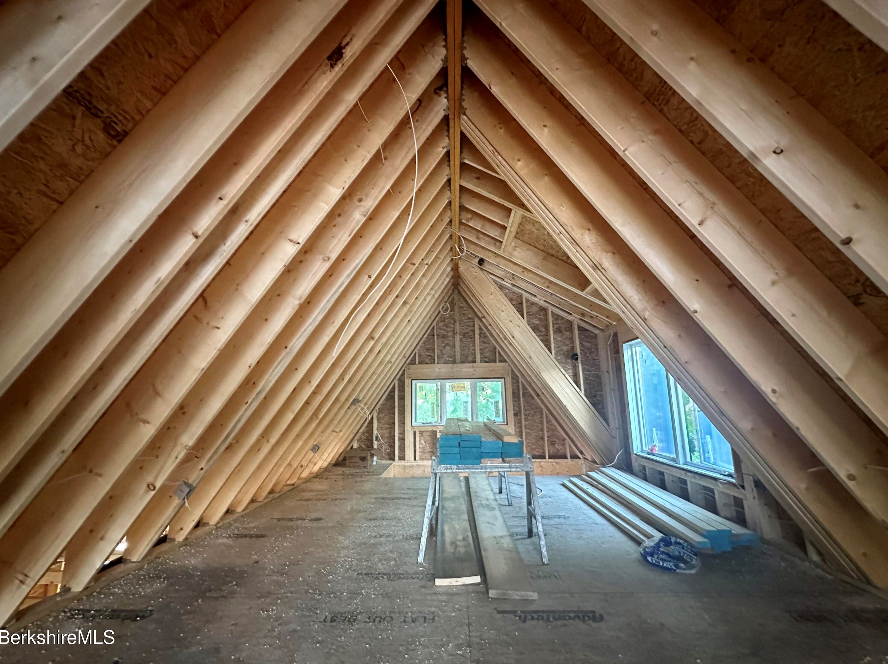 55 Revilla Ter, Pittsfield MA 01201-6426 exterior