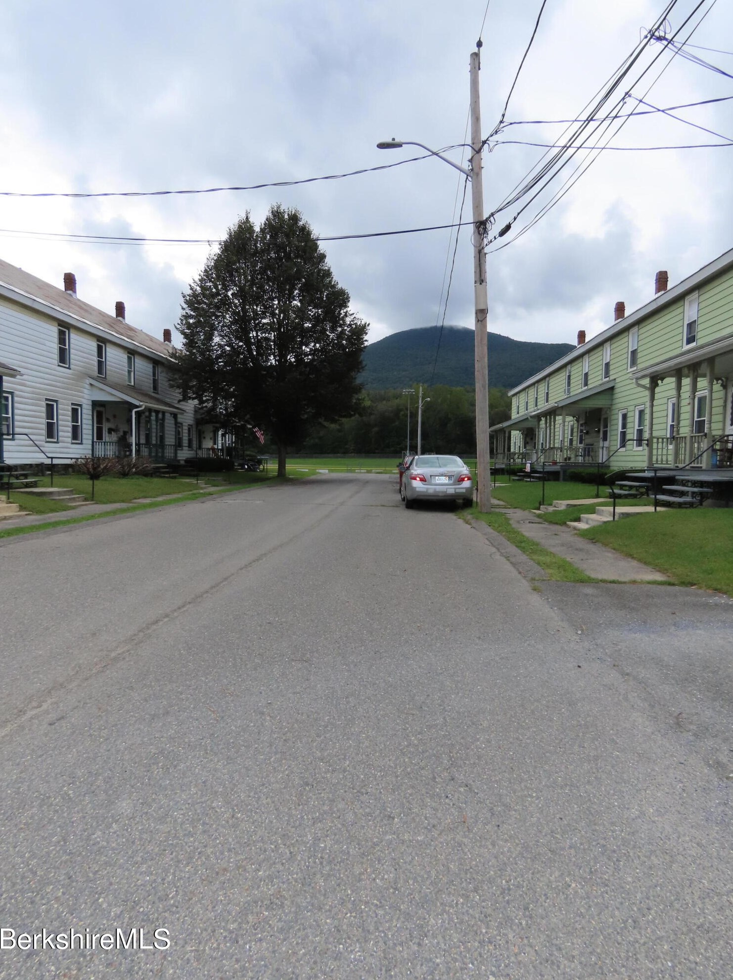 35 Taft St, Clarksburg MA 01247-3153 exterior