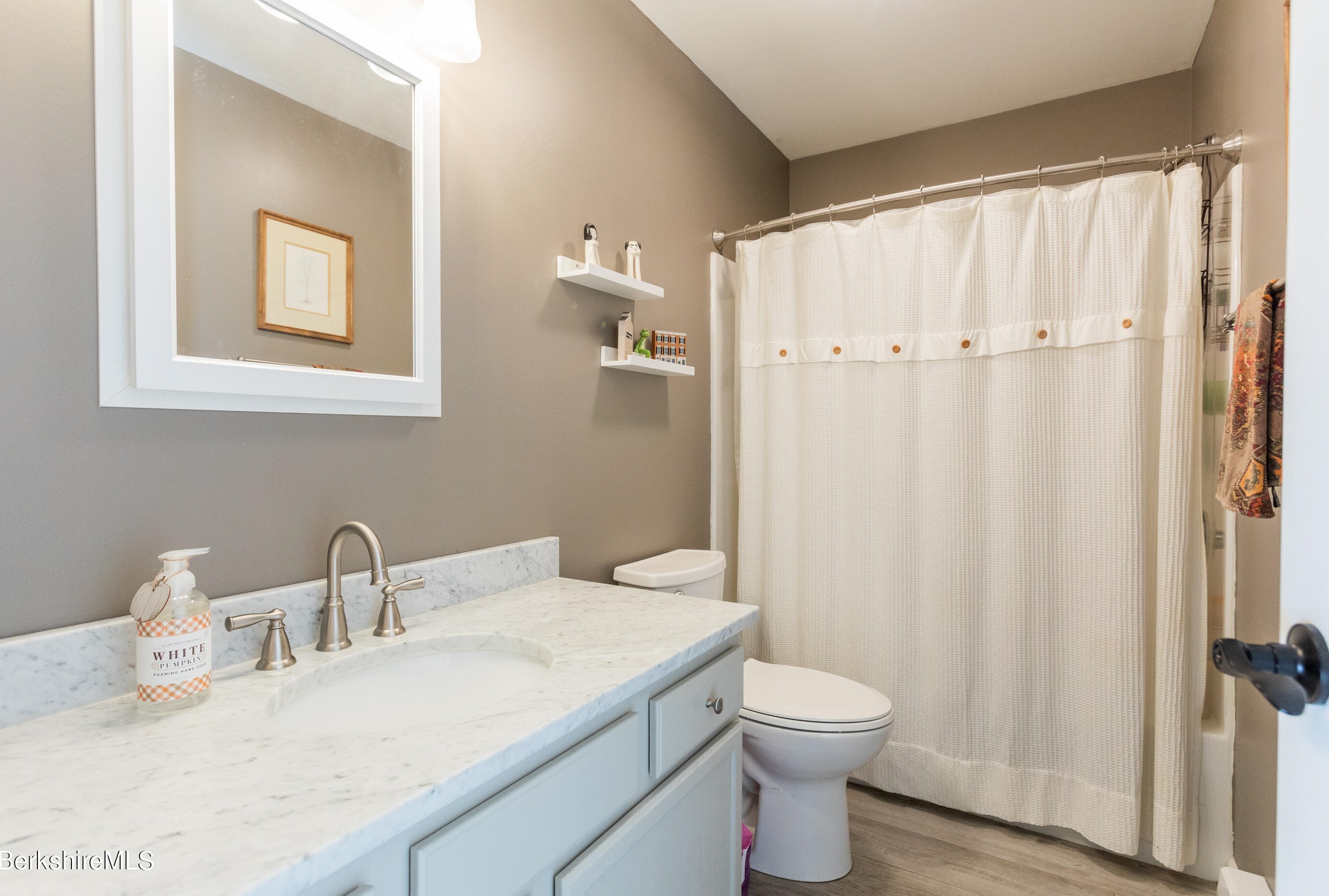 155 Scammell Ave, Pittsfield MA  01201-3435 exterior