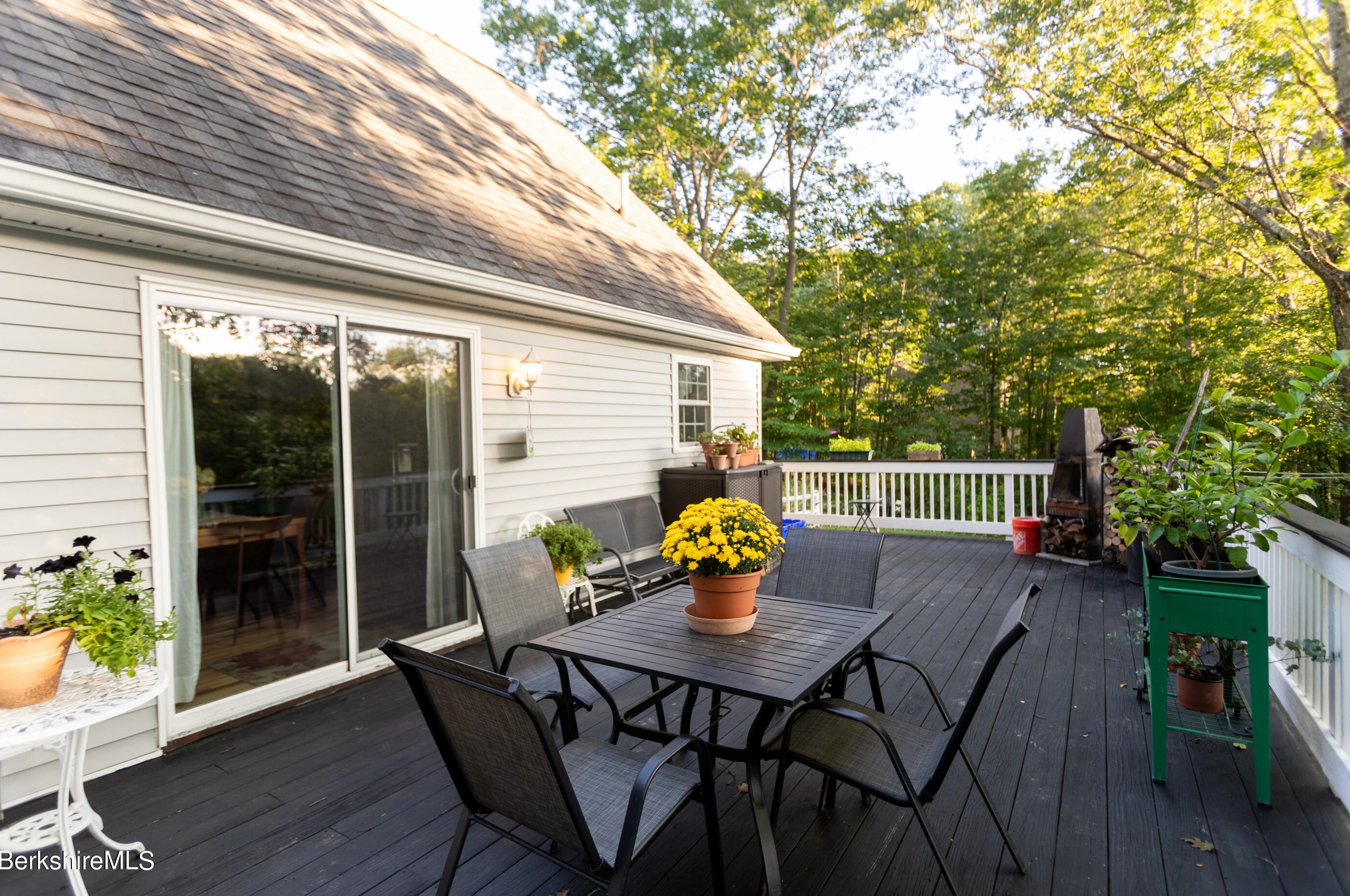 155 Scammell Ave, Pittsfield MA  01201-3435 exterior