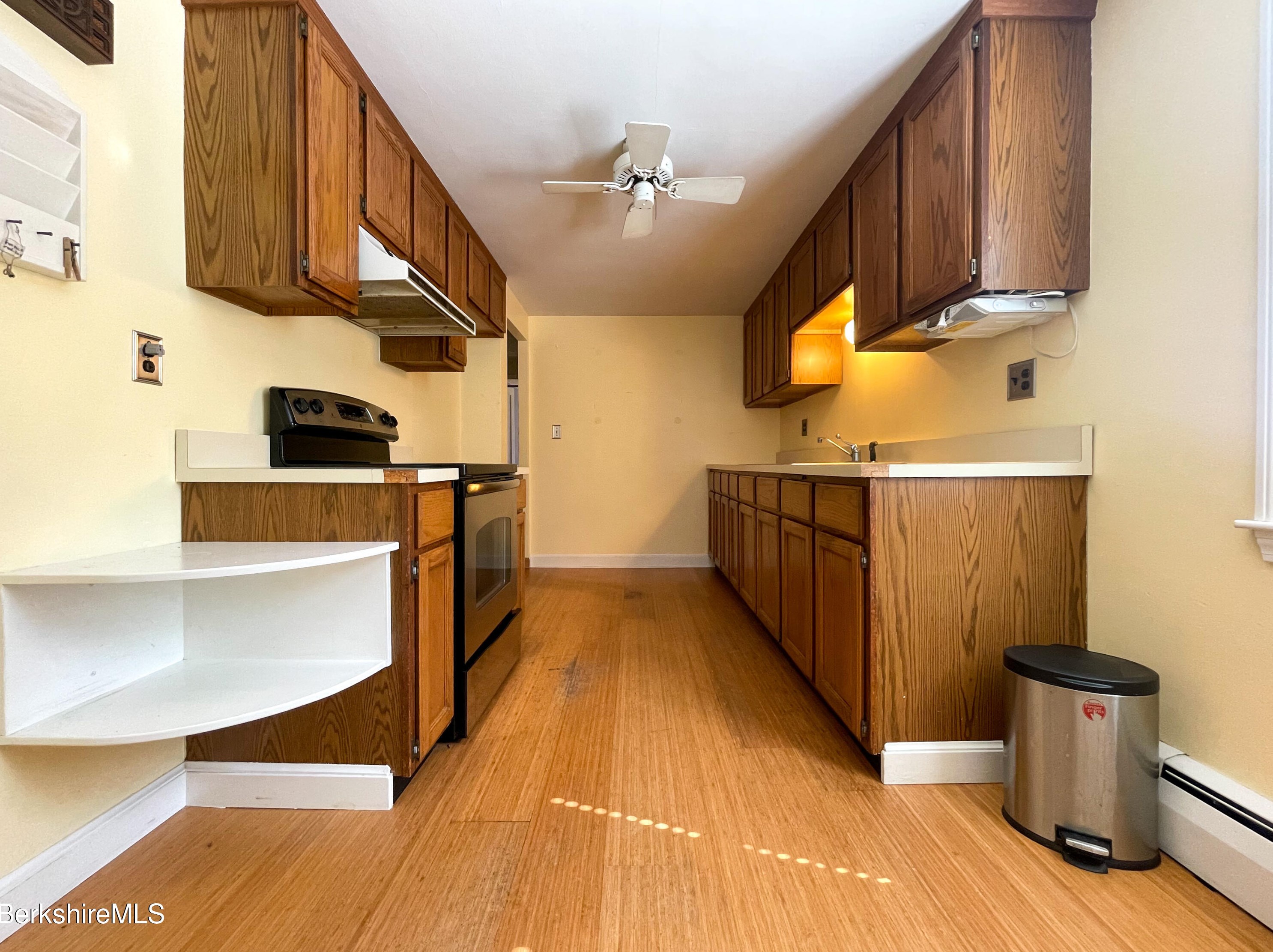 316 Connecticut Ave, Pittsfield MA 01201-3607 exterior