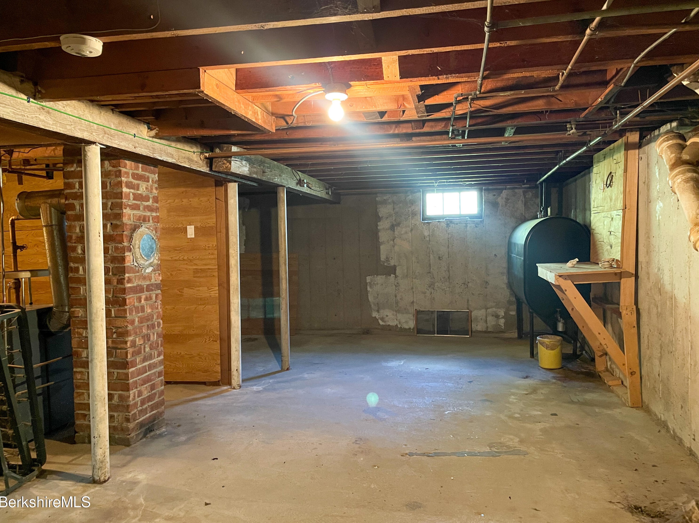 316 Connecticut Ave, Pittsfield MA 01201-3607 exterior