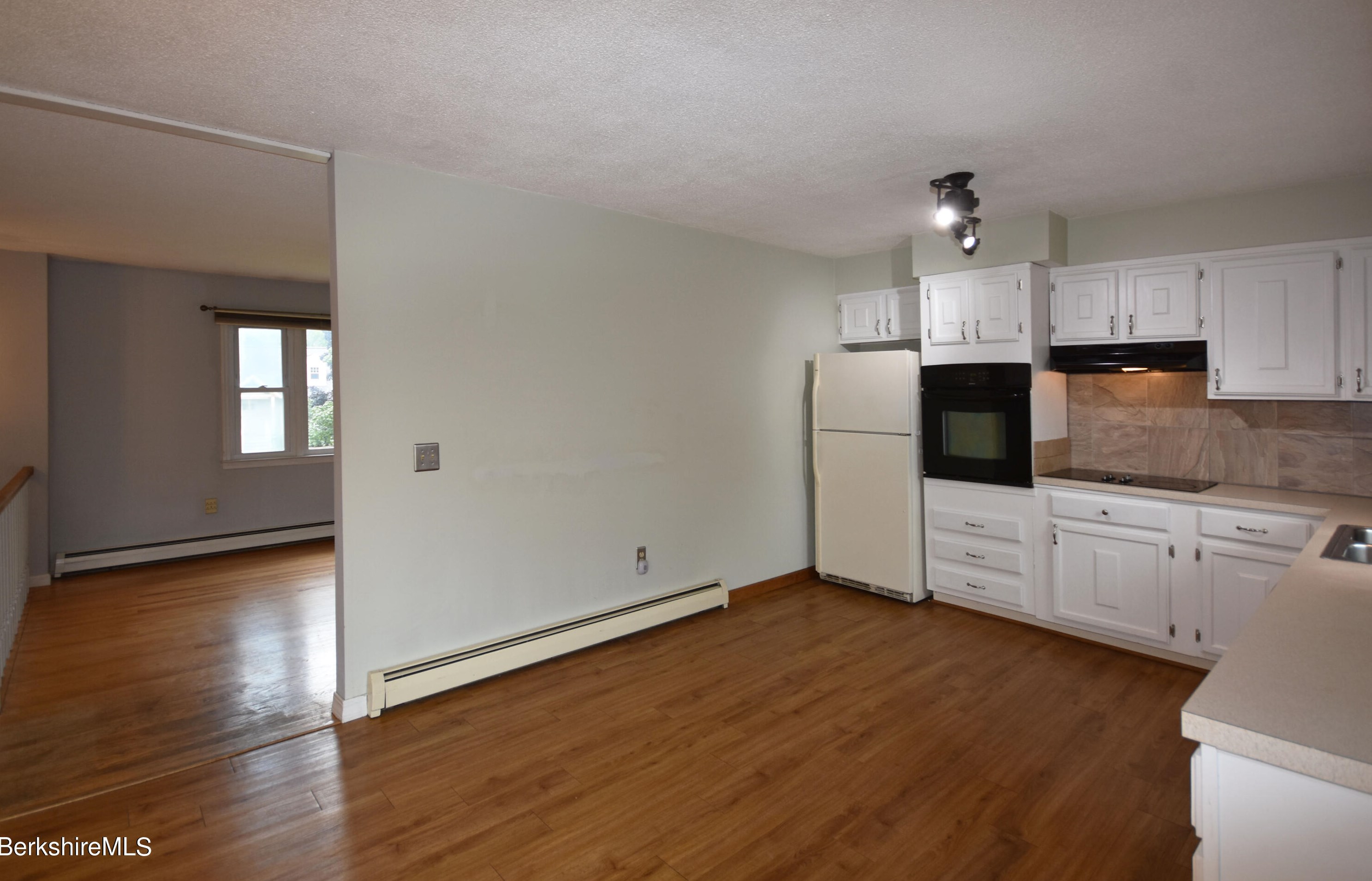 12 Winesap Rd, Pittsfield MA 01201-3835 exterior