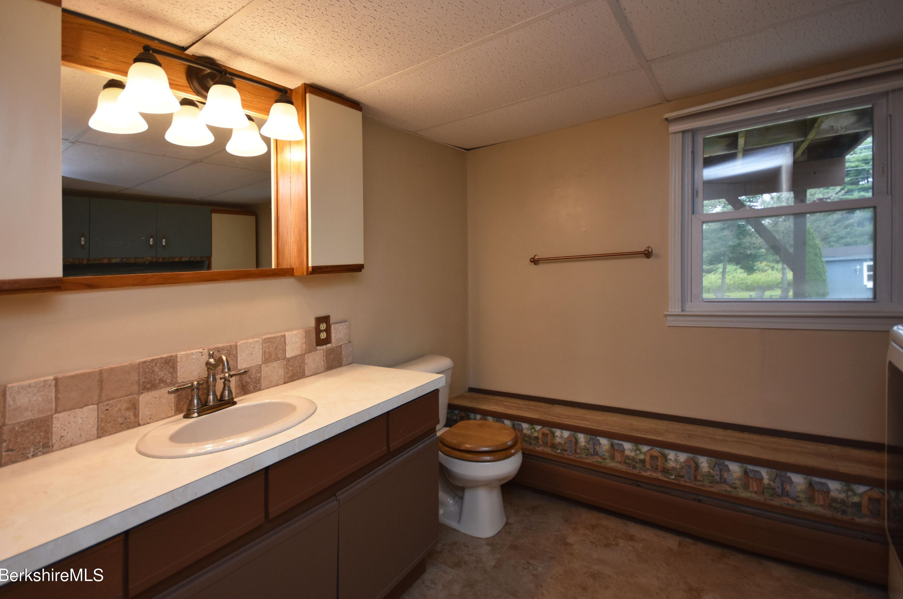 12 Winesap Rd, Pittsfield MA 01201-3835 exterior