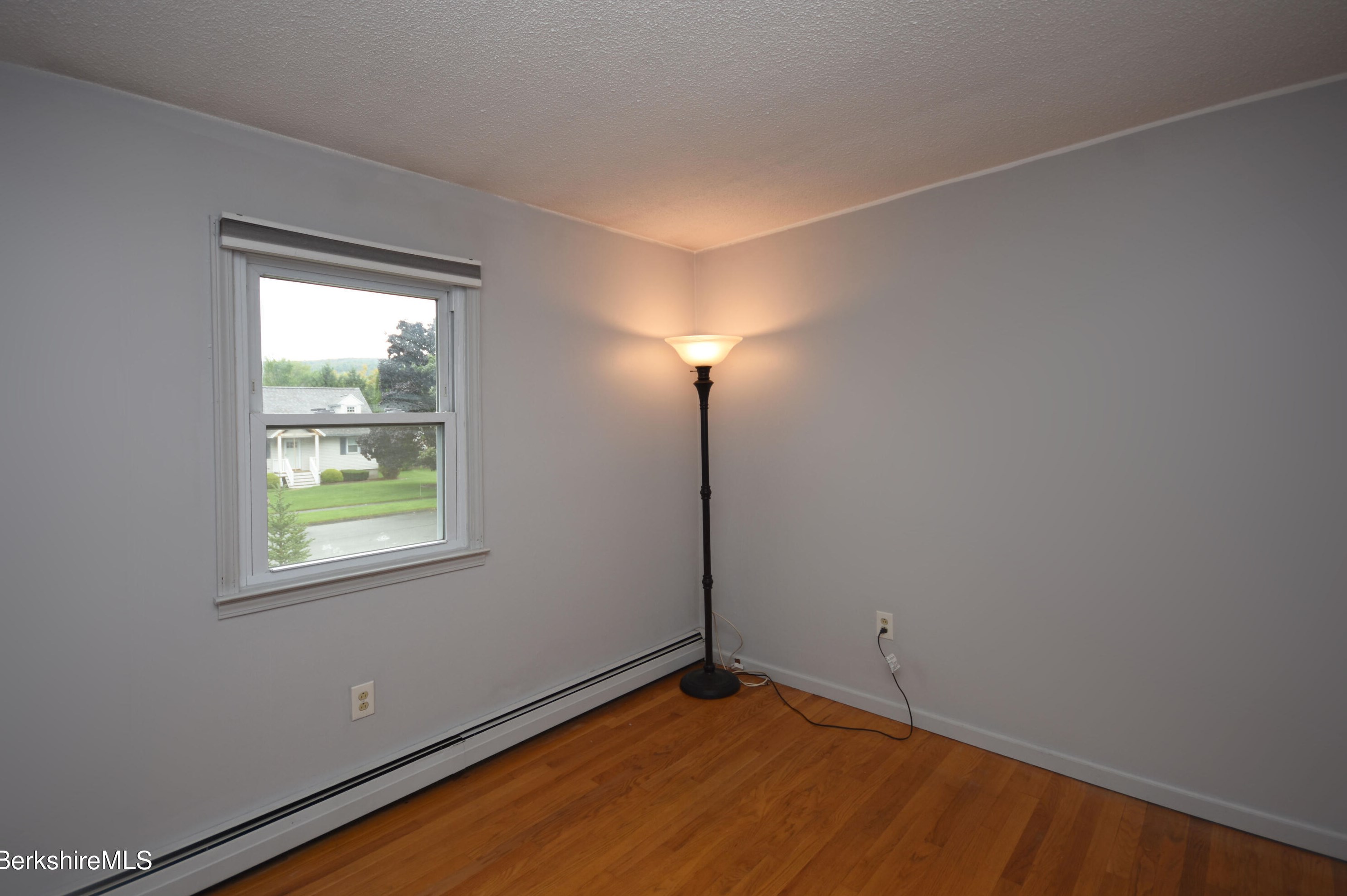 12 Winesap Rd, Pittsfield MA 01201-3835 exterior