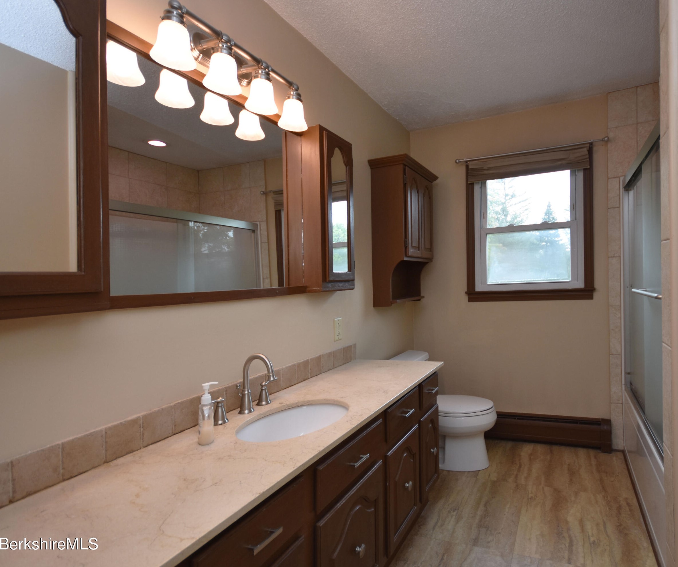 12 Winesap Rd, Pittsfield MA 01201-3835 exterior