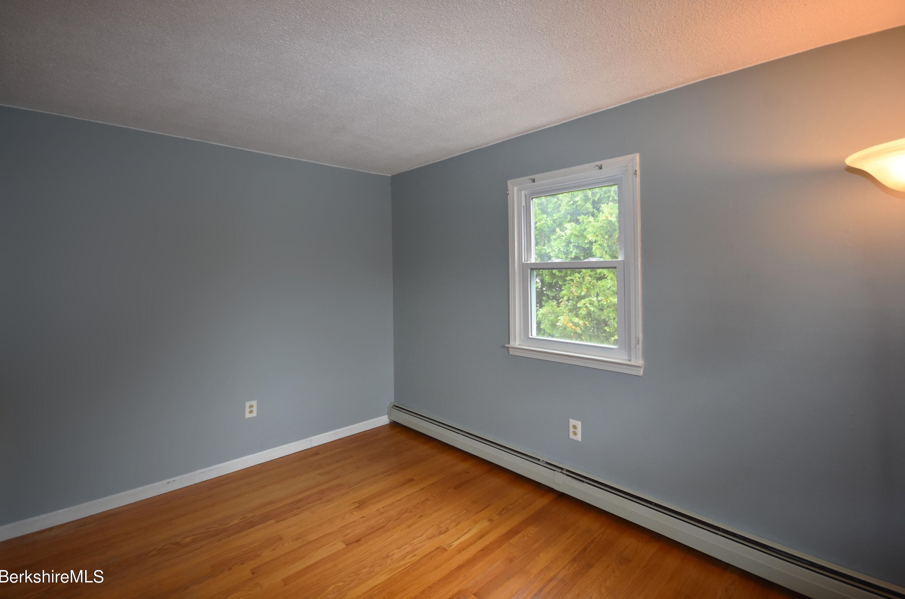 12 Winesap Rd, Pittsfield MA 01201-3835 exterior