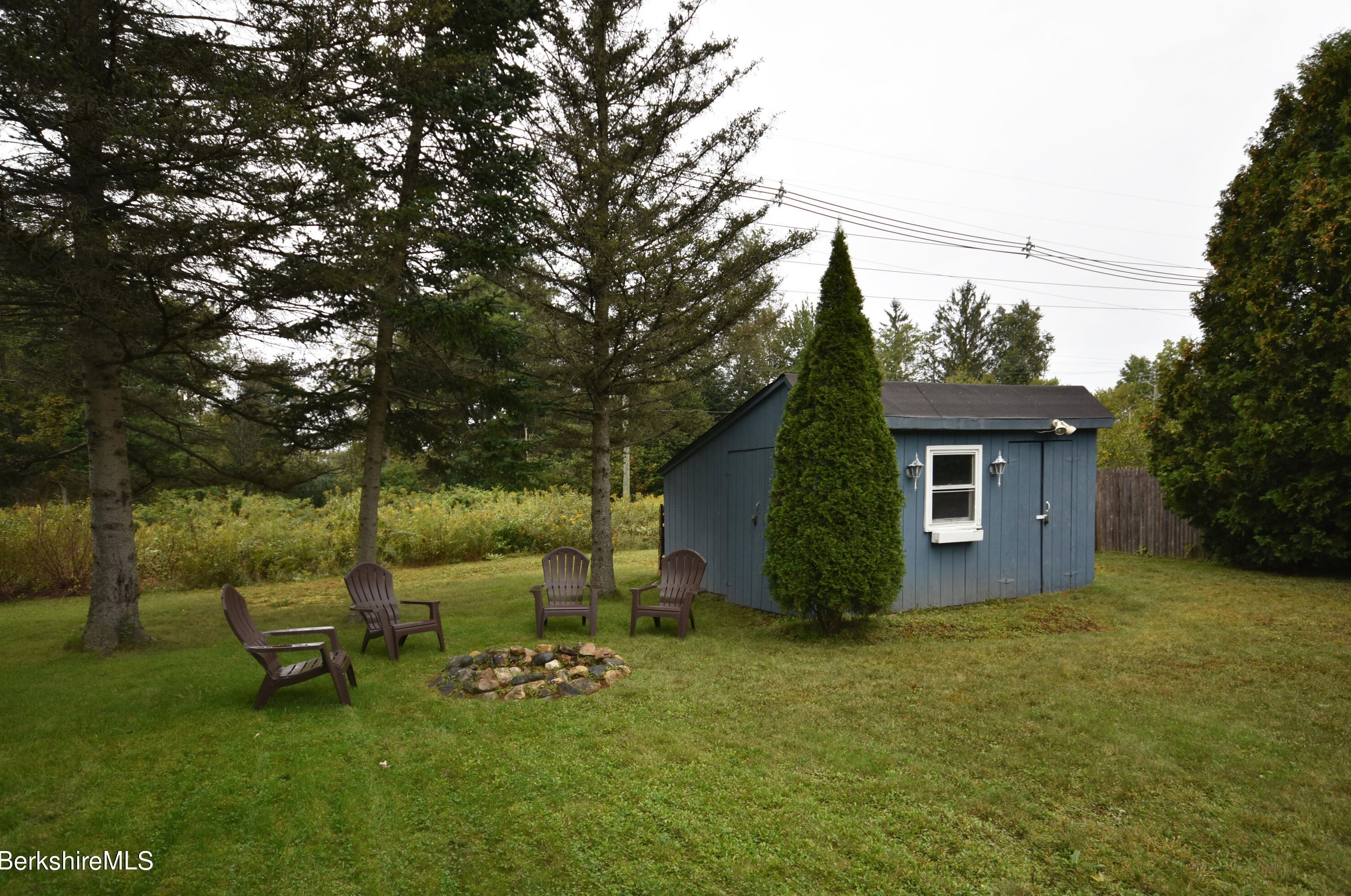 12 Winesap Rd, Pittsfield MA 01201-3835 exterior