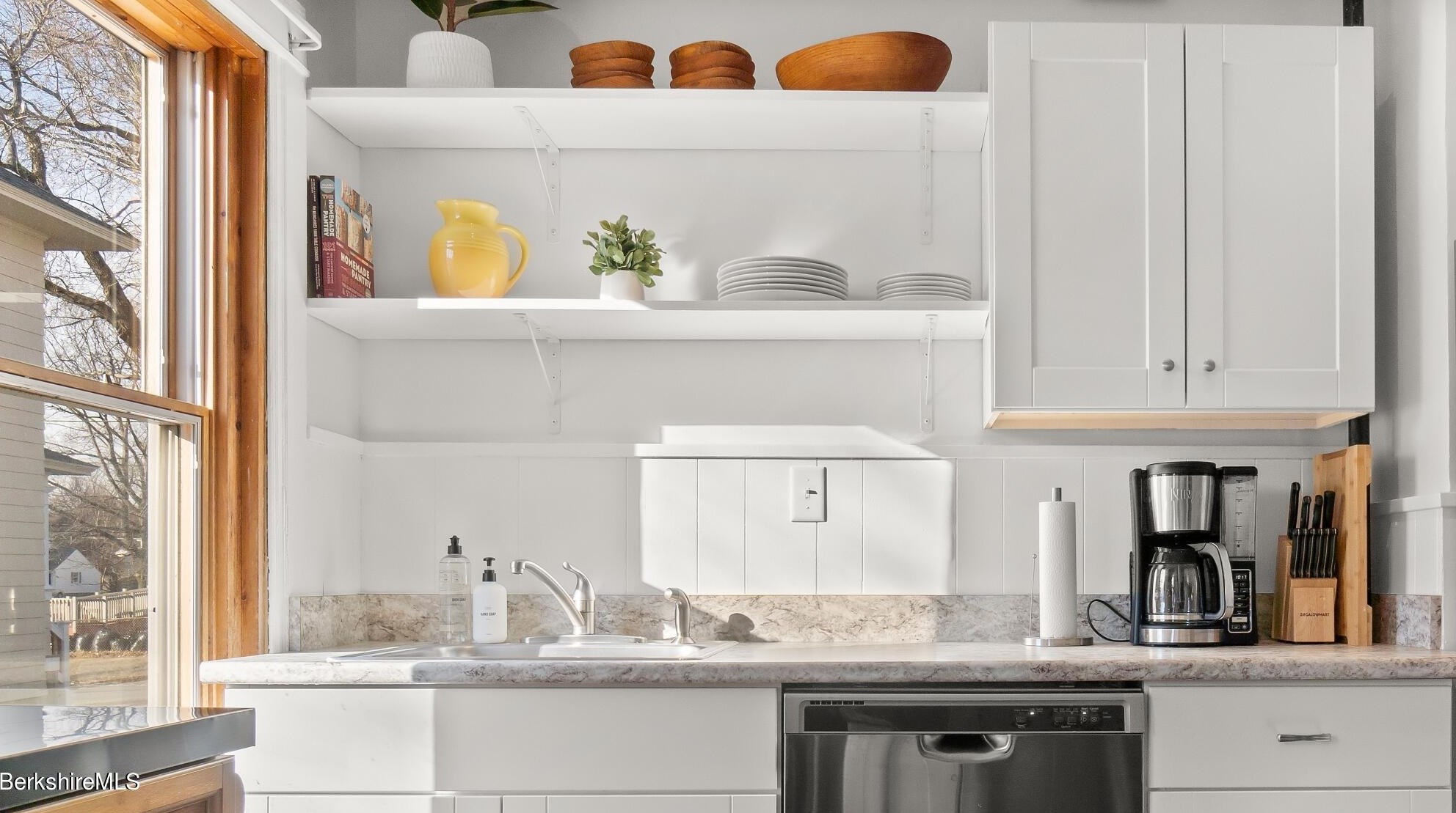 14 Marcella Ave, Pittsfield MA  01201-5611 exterior