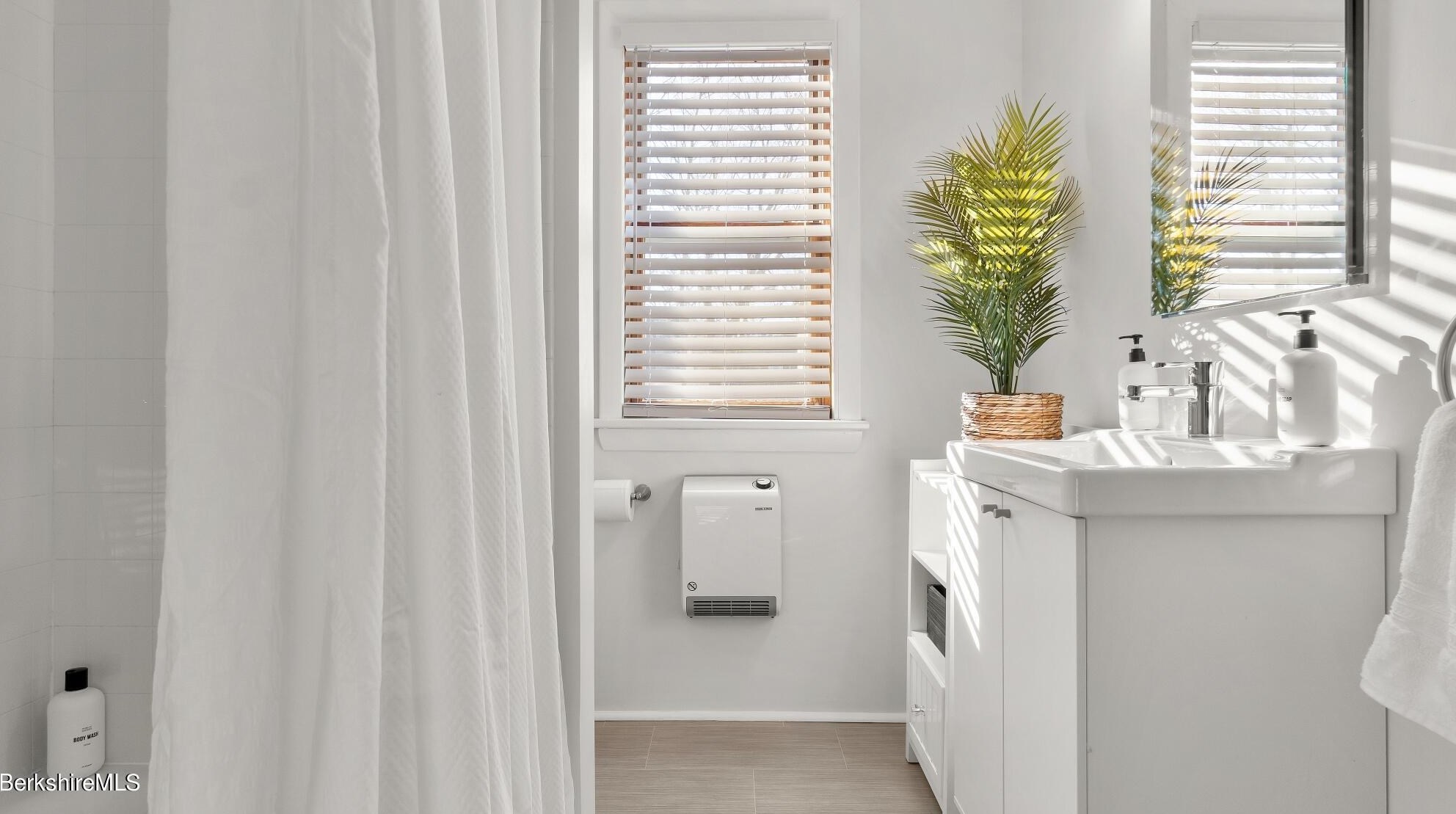 14 Marcella Ave, Pittsfield MA  01201-5611 exterior