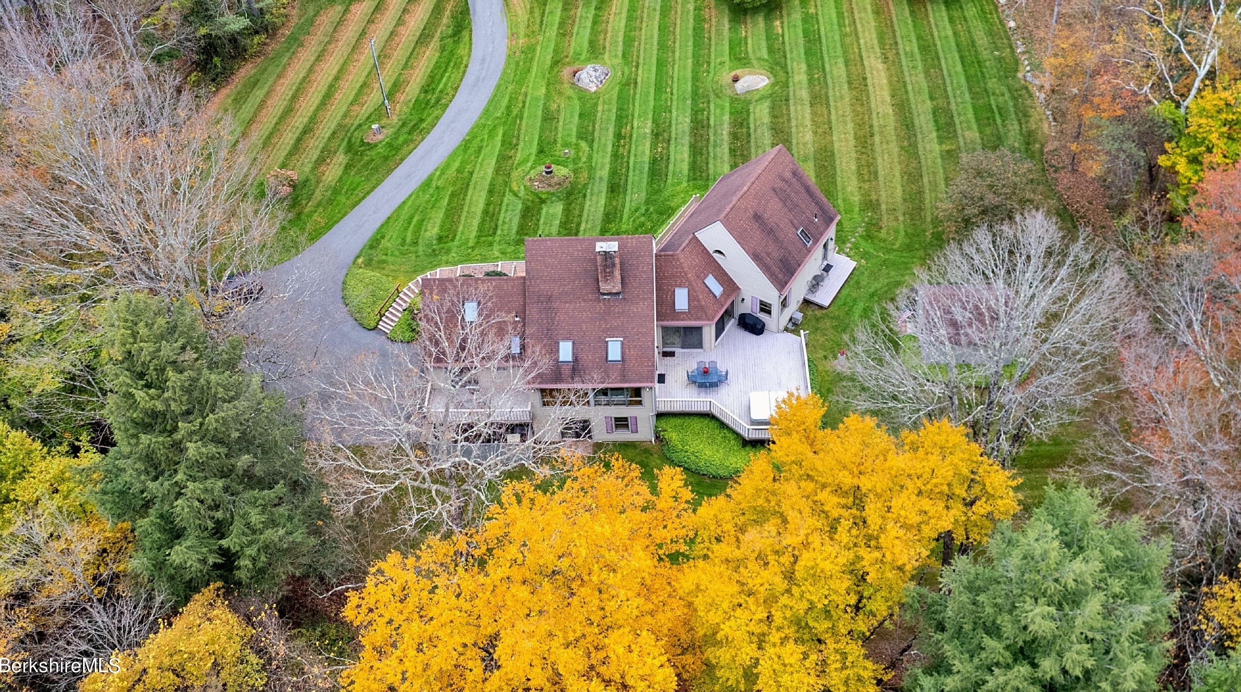 558 Old Windsor Rd, Dalton, MA 01226 exterior