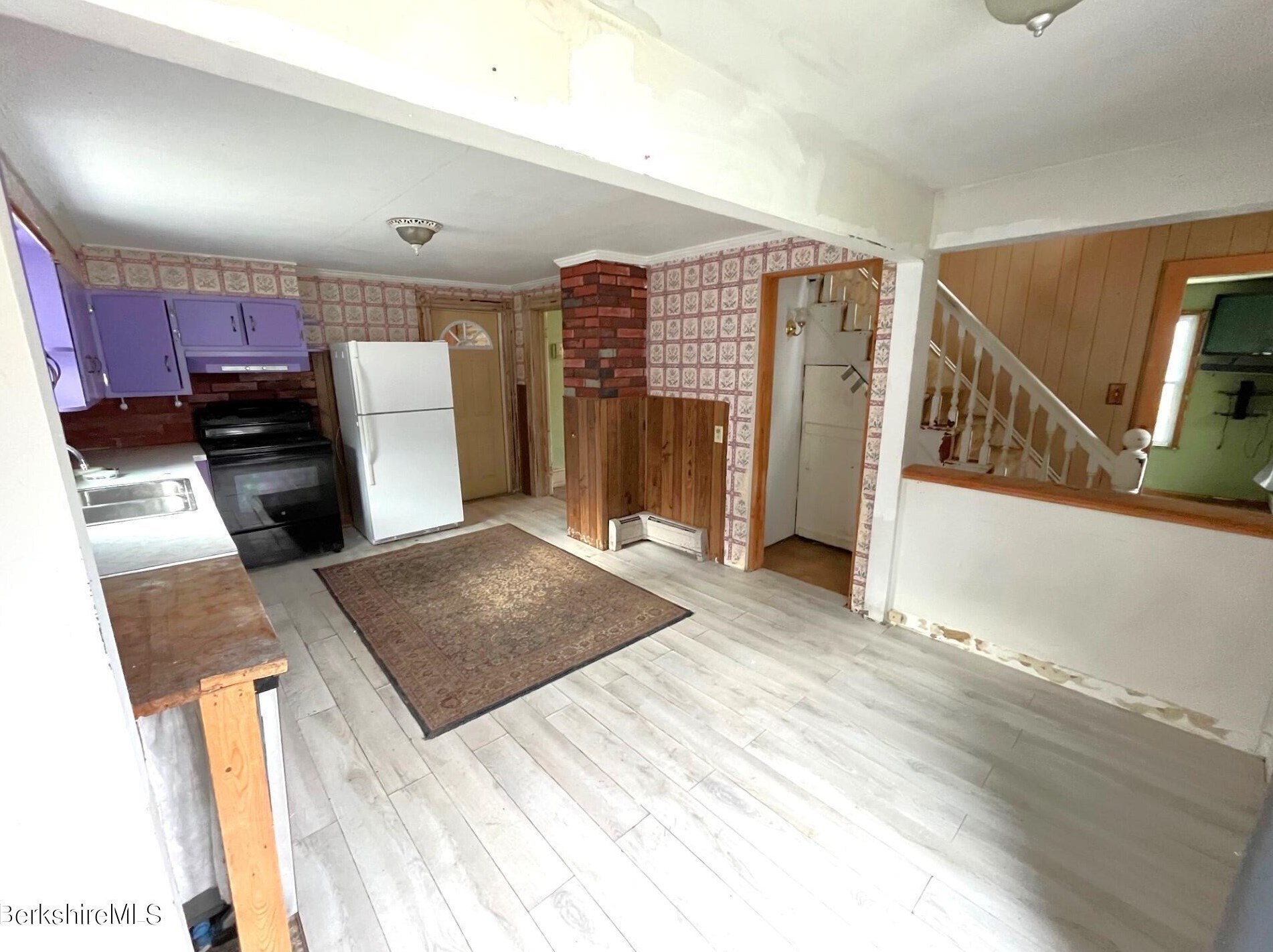 11 Goodrich St, Clarksburg MA 01247-3327 exterior