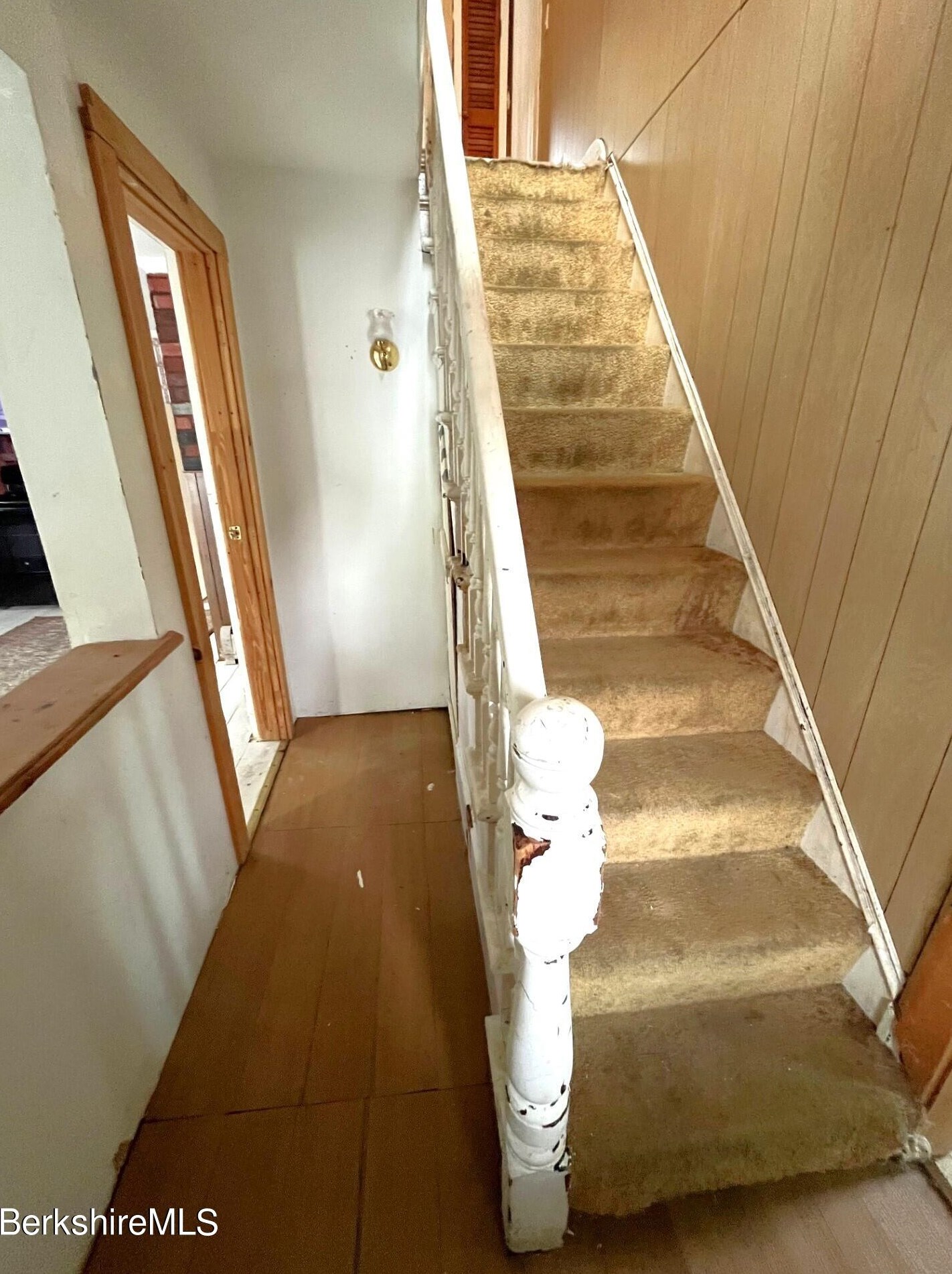 11 Goodrich St, Clarksburg MA 01247-3327 exterior