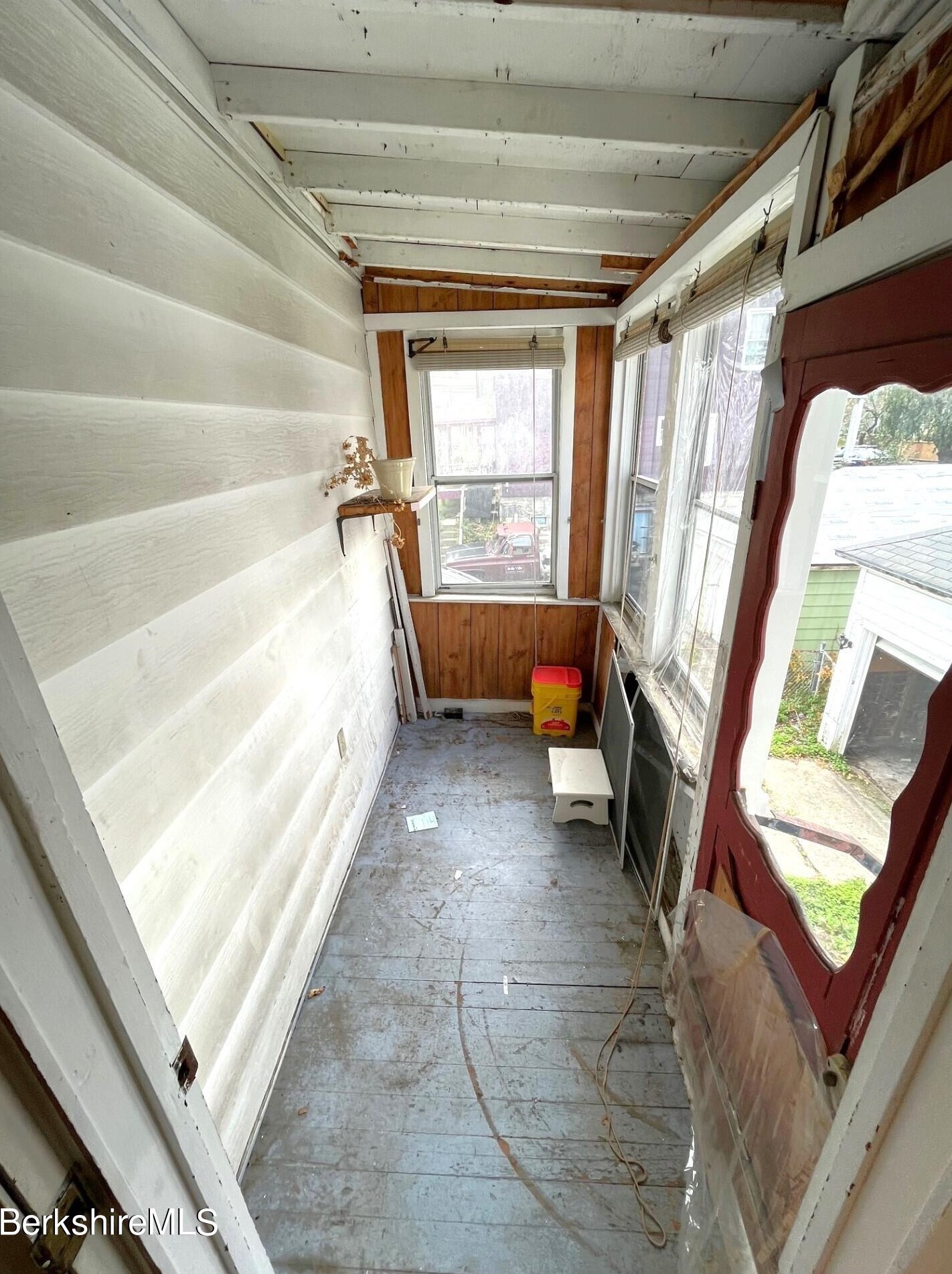 11 Goodrich St, Clarksburg MA 01247-3327 exterior