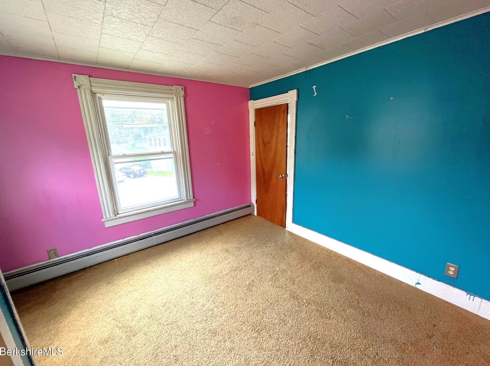 11 Goodrich St, Clarksburg MA 01247-3327 exterior