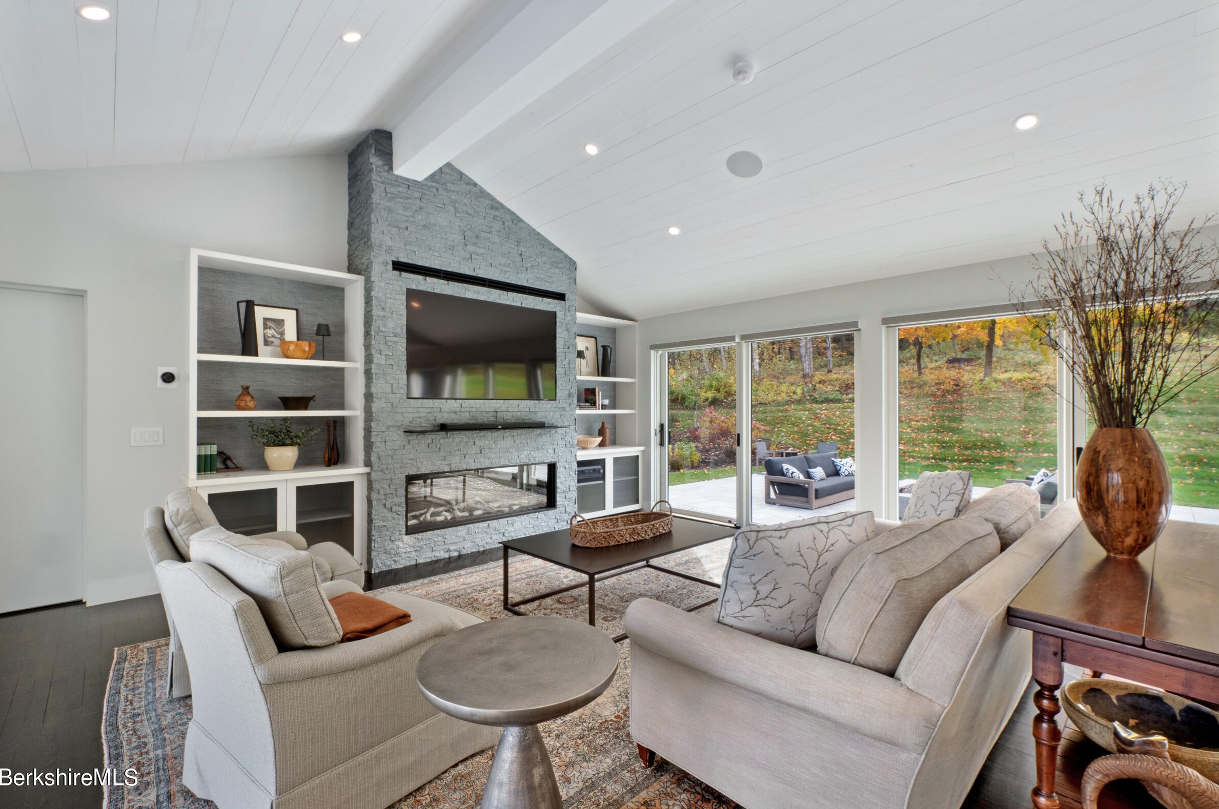 20 Cobb Rd, Alford MA 01230-1114 exterior