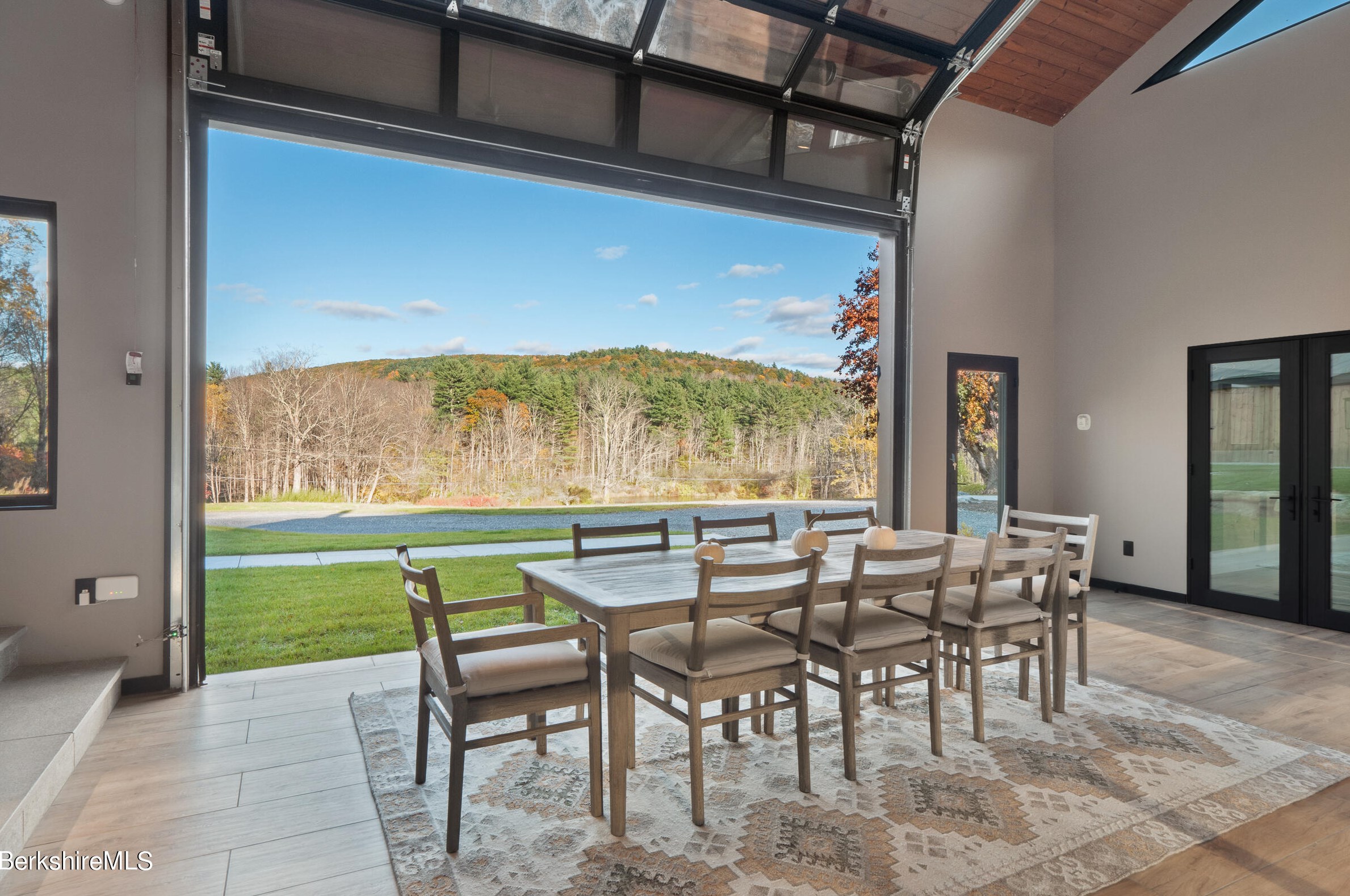 20 Cobb Rd, Alford MA 01230-1114 exterior