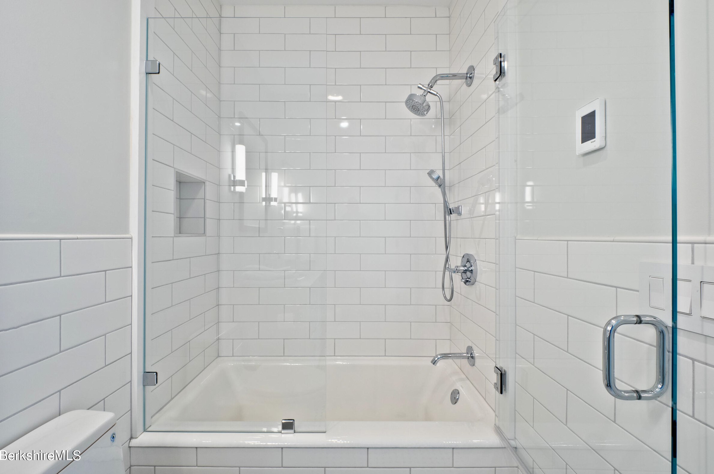 20 Cobb Rd, Alford MA 01230-1114 exterior