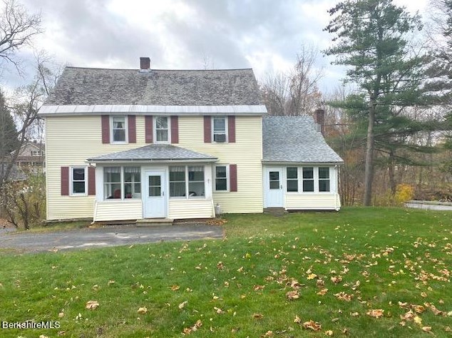 86 E Hoosac St, Adams, MA 01220