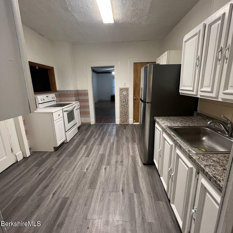 20 Myrtle St, Pittsfield MA  01201-4209 exterior