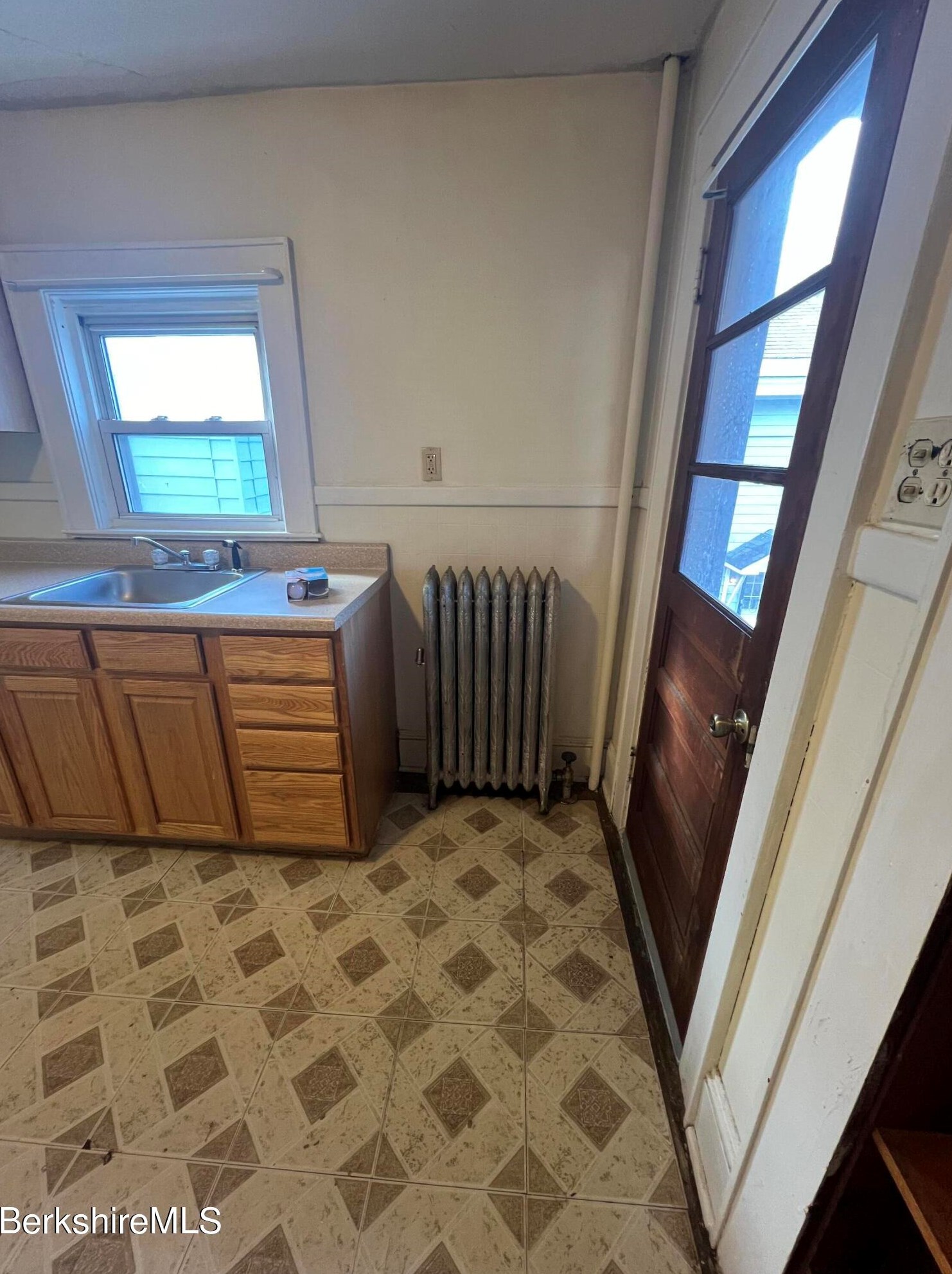 65 Quincy St, Clarksburg MA 01247-4307 exterior