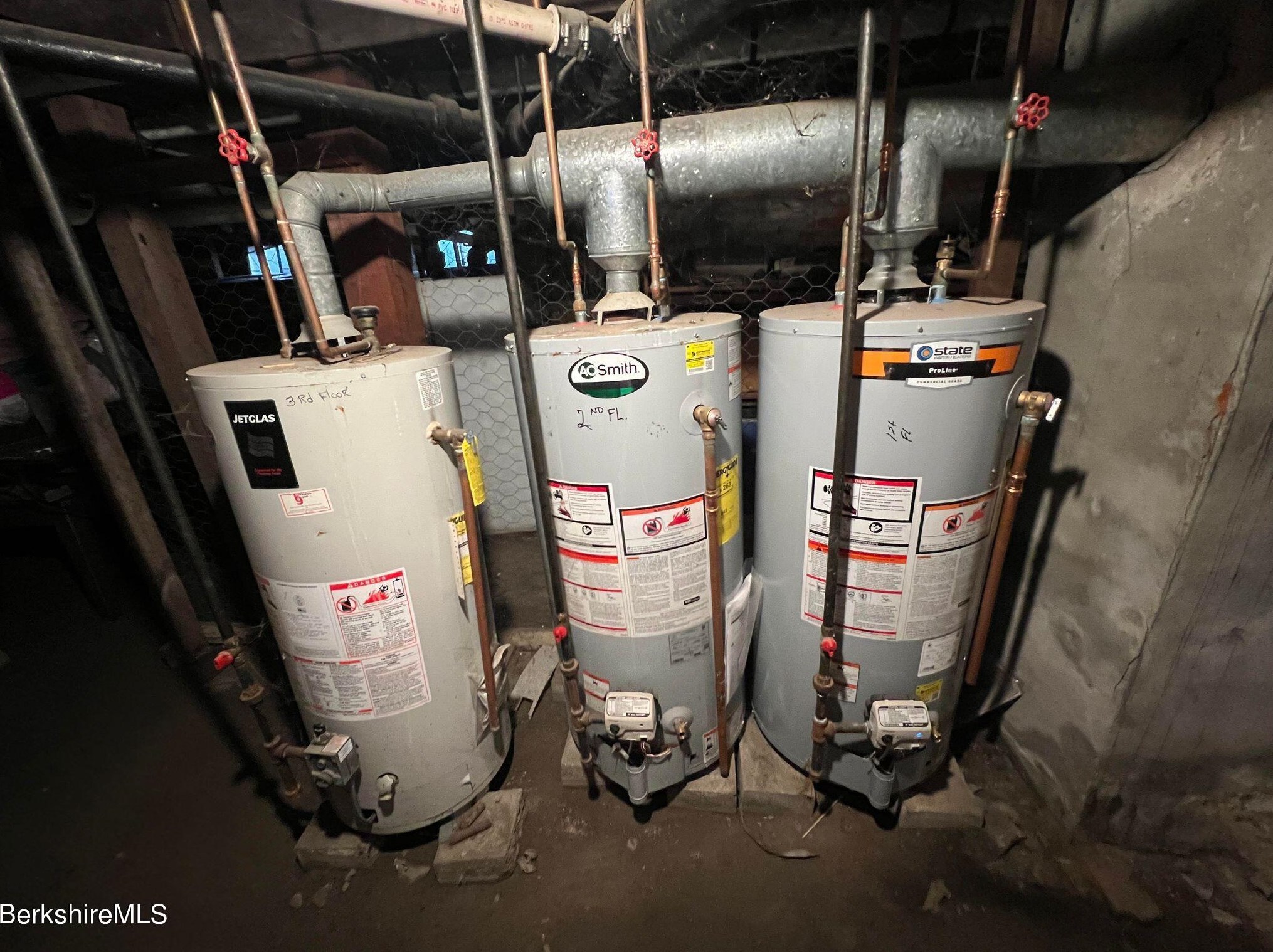 65 Quincy St, Clarksburg MA 01247-4307 exterior