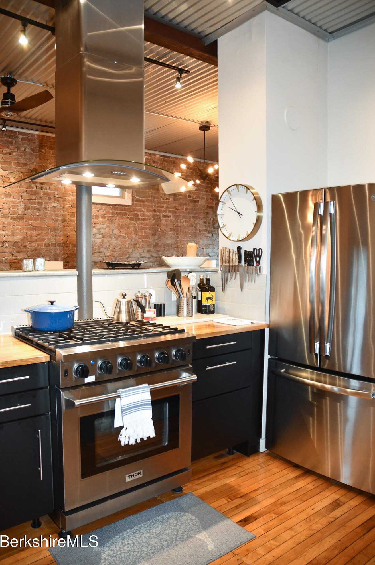 17-23 Linden St, Pittsfield MA exterior