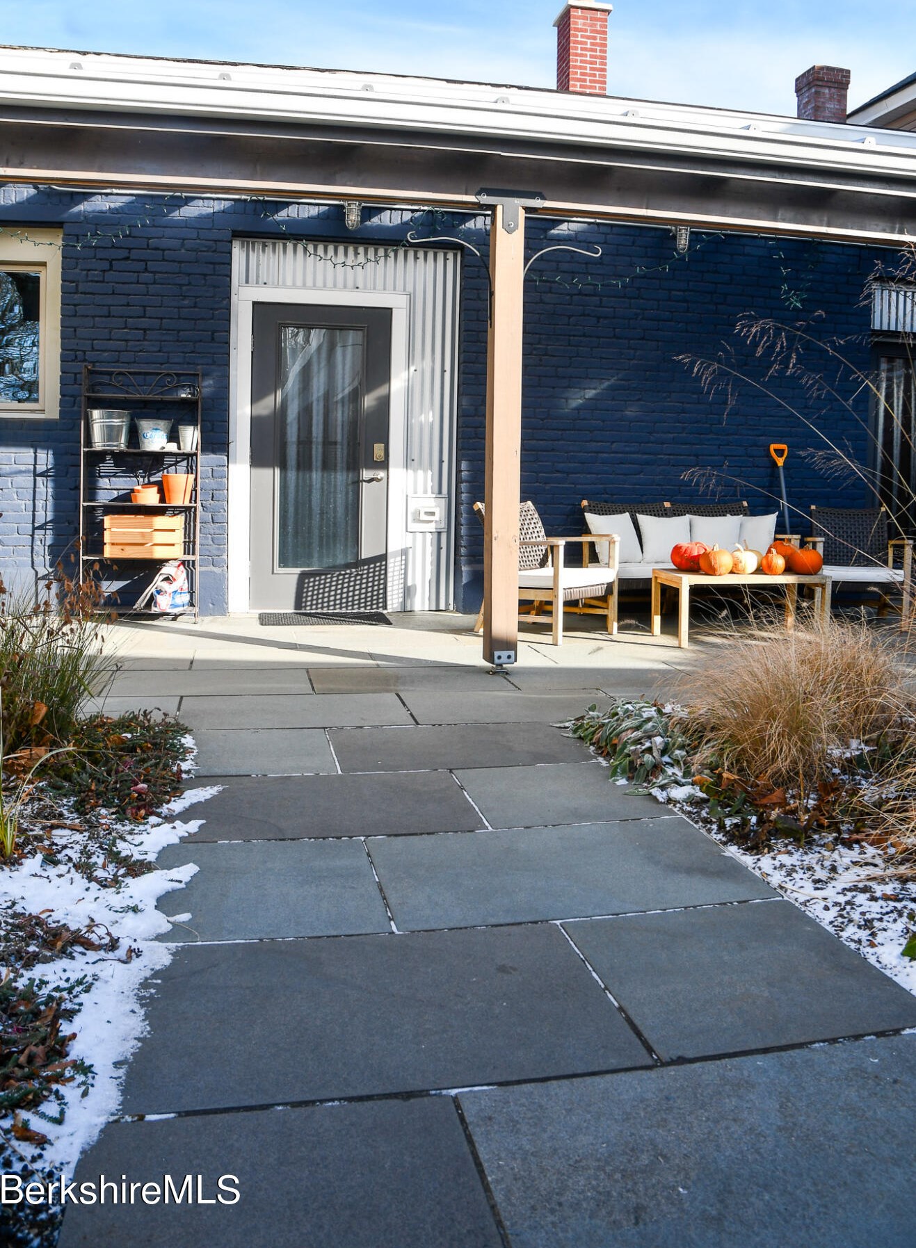 17-23 Linden St, Pittsfield MA exterior